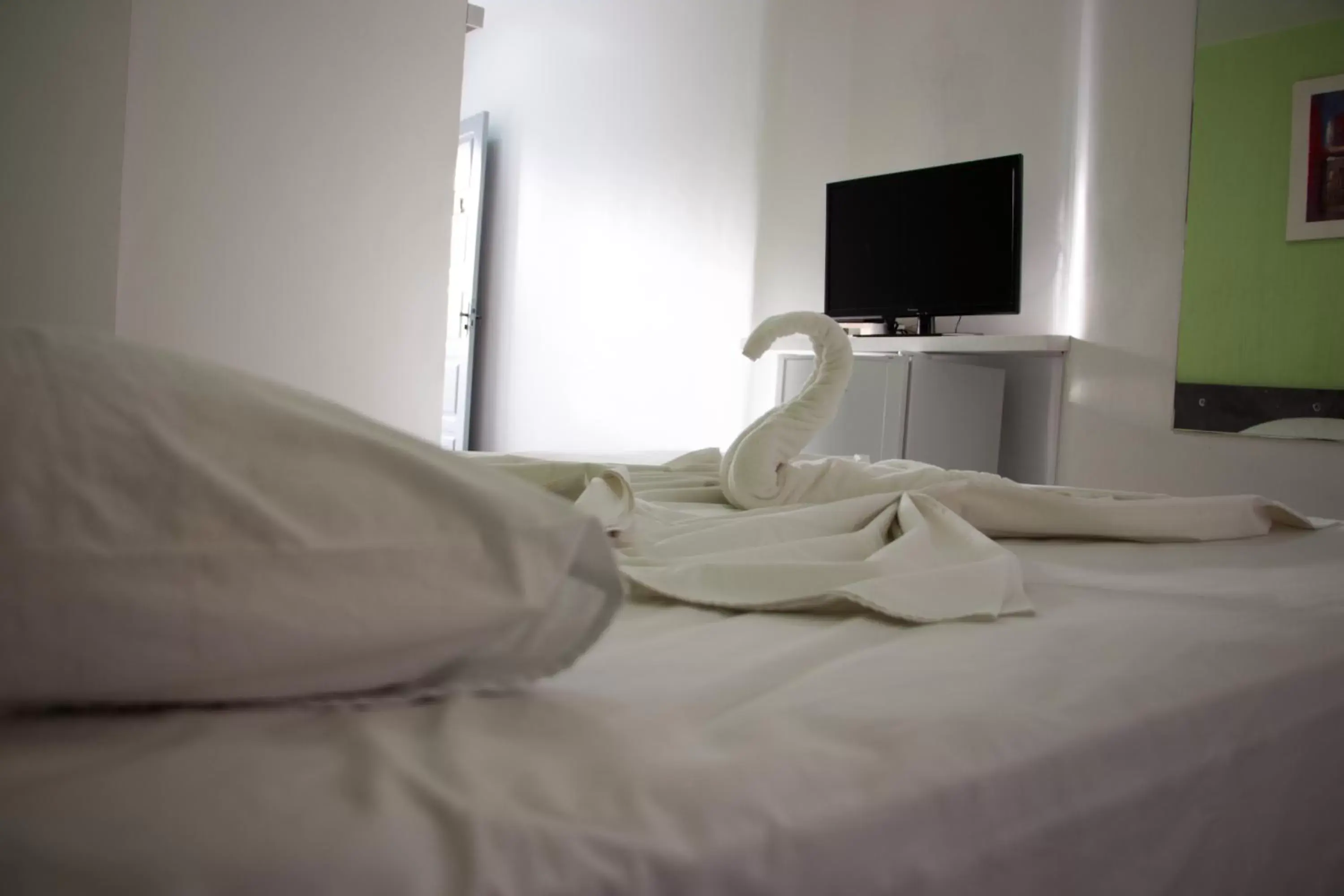 Bedroom, TV/Entertainment Center in Hotel Des Basques