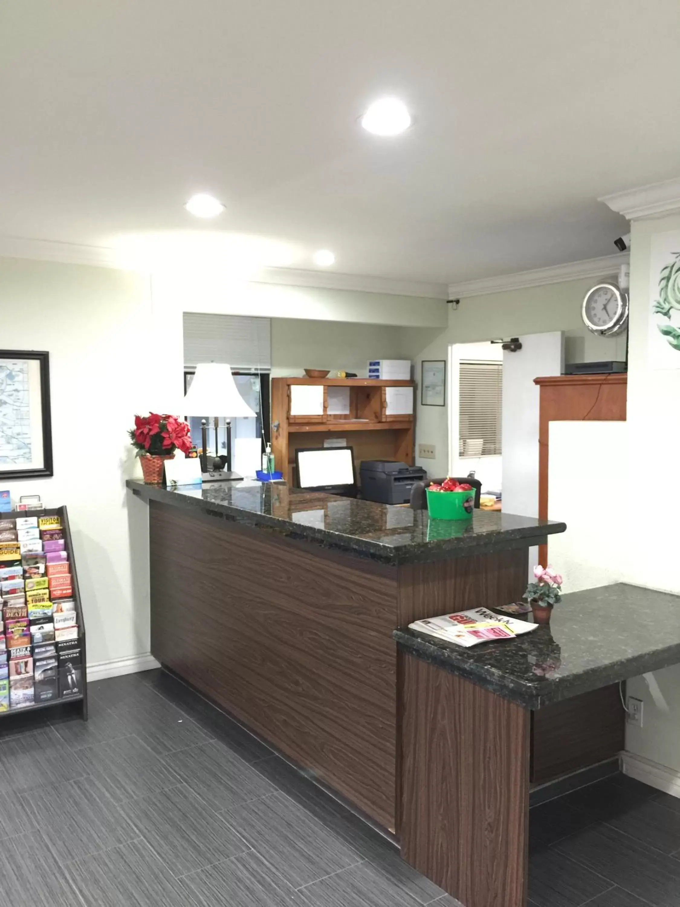 Lobby or reception in Hi-Way Host Motel Lobby or reception in Hi-Way Host Motel