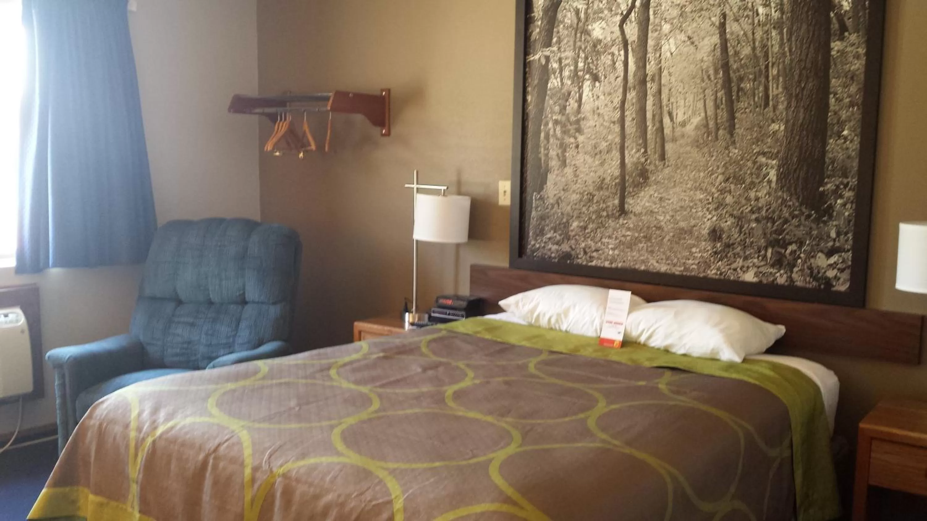 Bed in Super 8 by Wyndham Pella