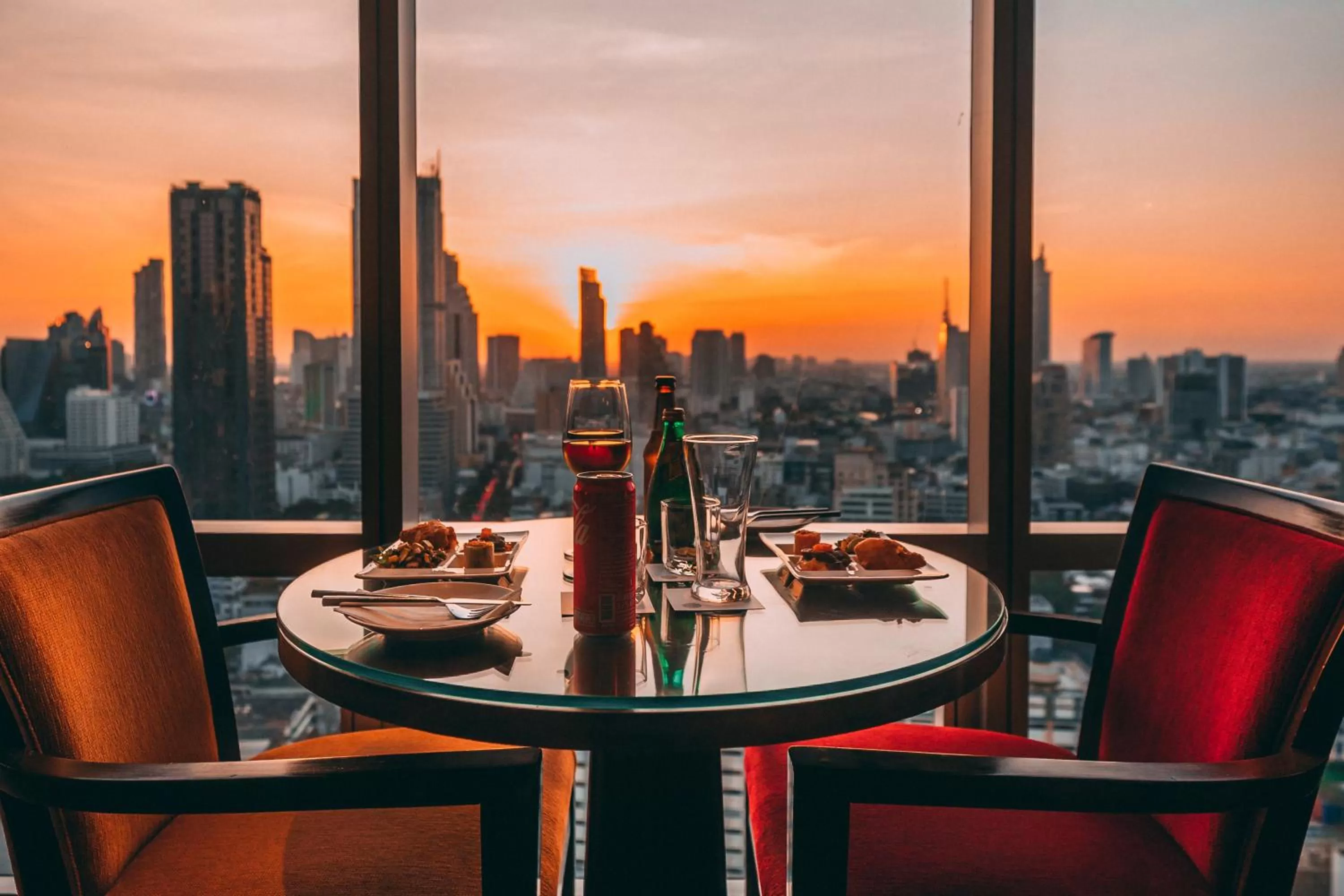 Lounge or bar in Pullman Bangkok Hotel G