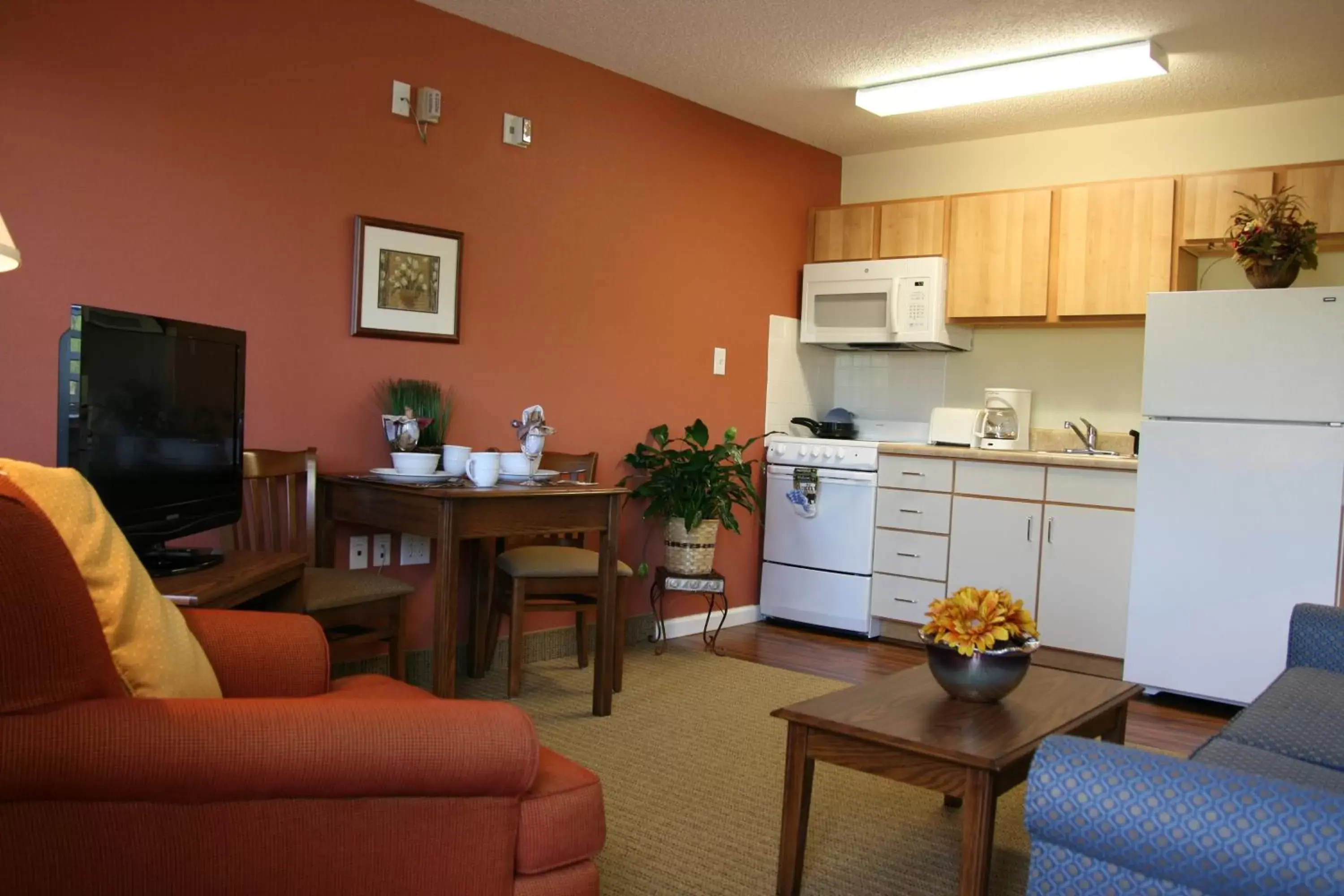 Kitchen or kitchenette, Kitchen/Kitchenette in Affordable Suites of America Fredericksburg