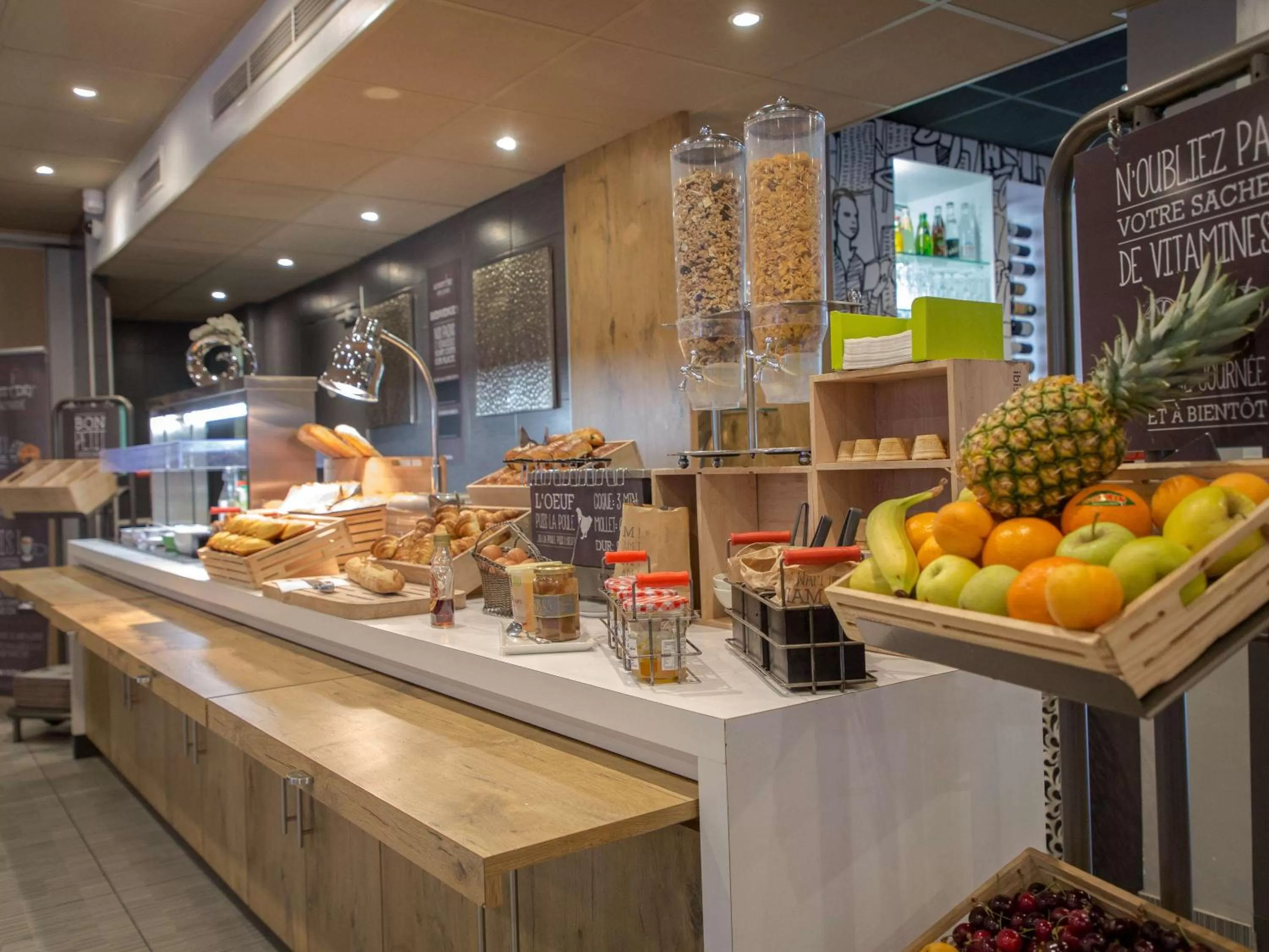 Restaurant/places to eat in ibis Brignoles Provence Verte