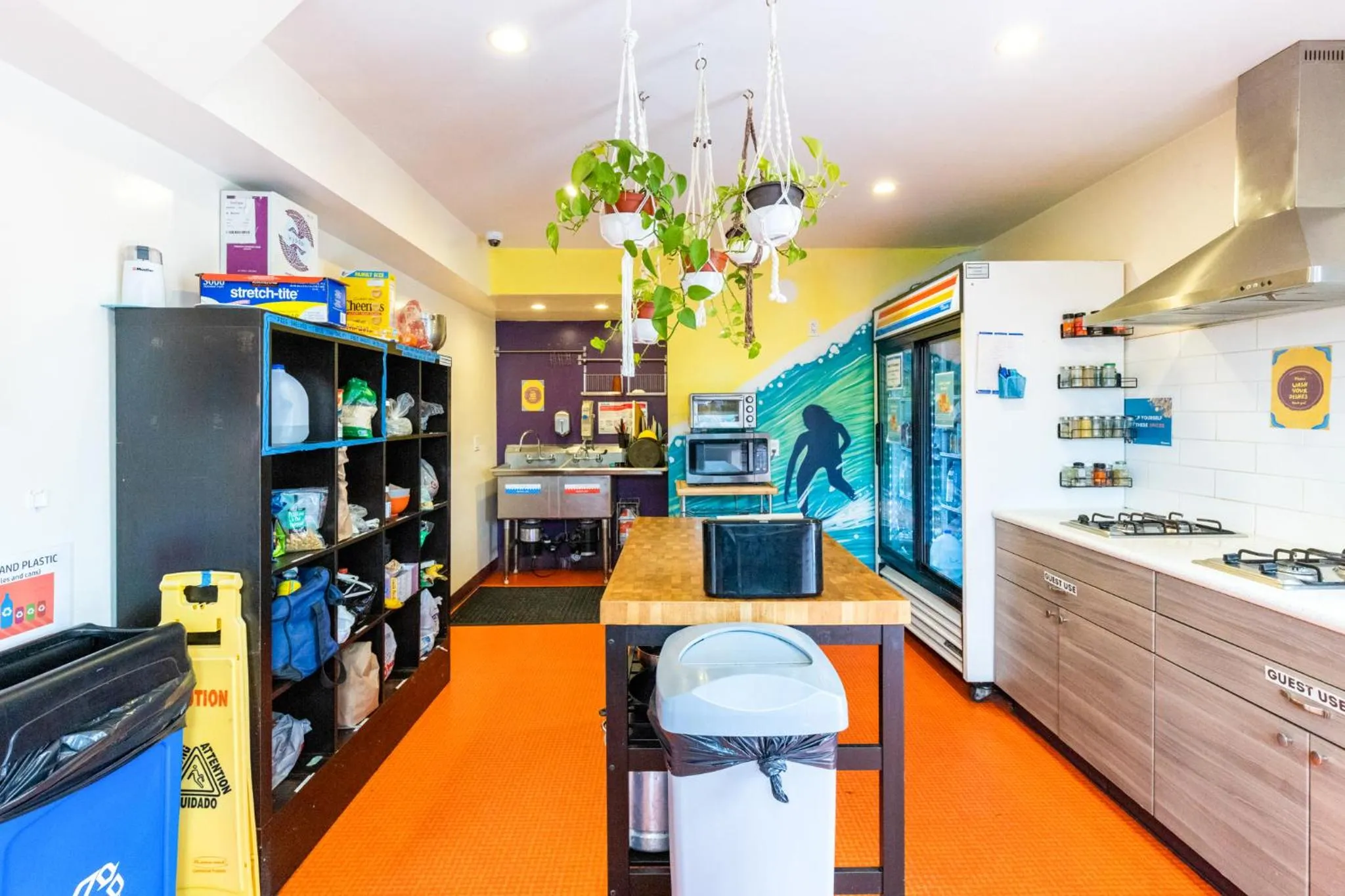 Kitchen or kitchenette in Samesun Ocean Beach Hotel & Hostel