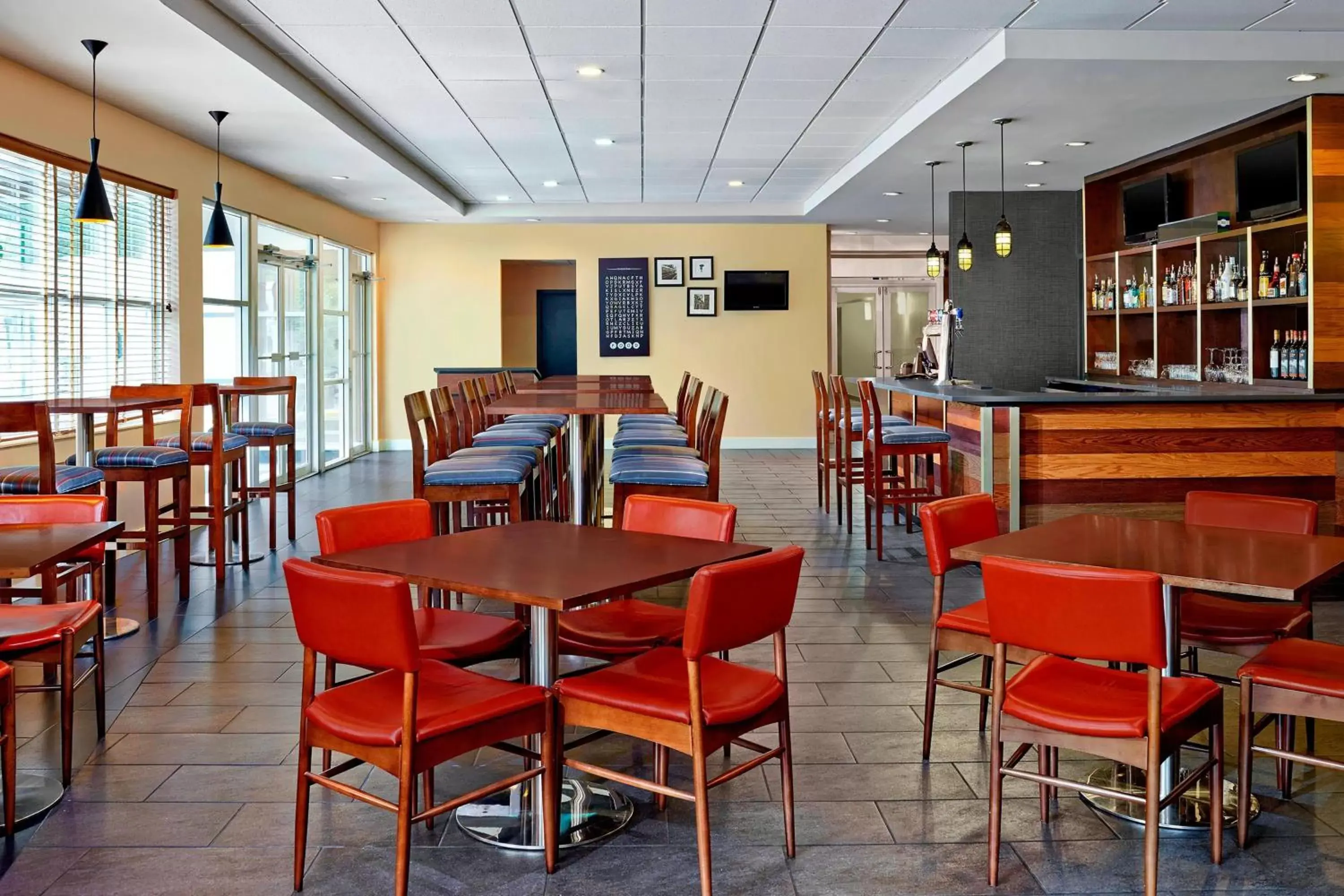 Restaurant/Places to Eat in Four Points by Sheraton Surrey