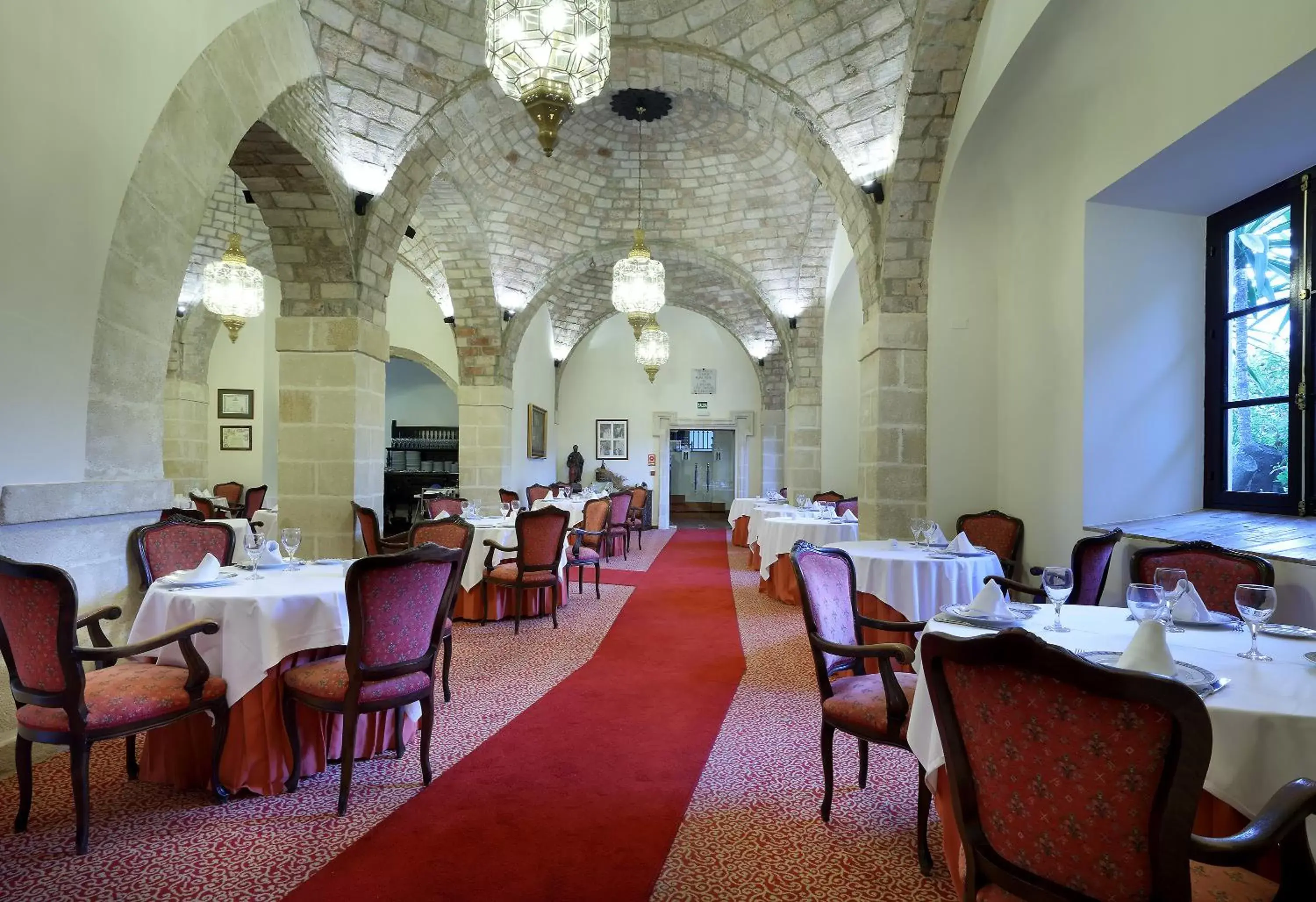 Restaurant/Places to Eat in Crisol Monasterio de San Miguel