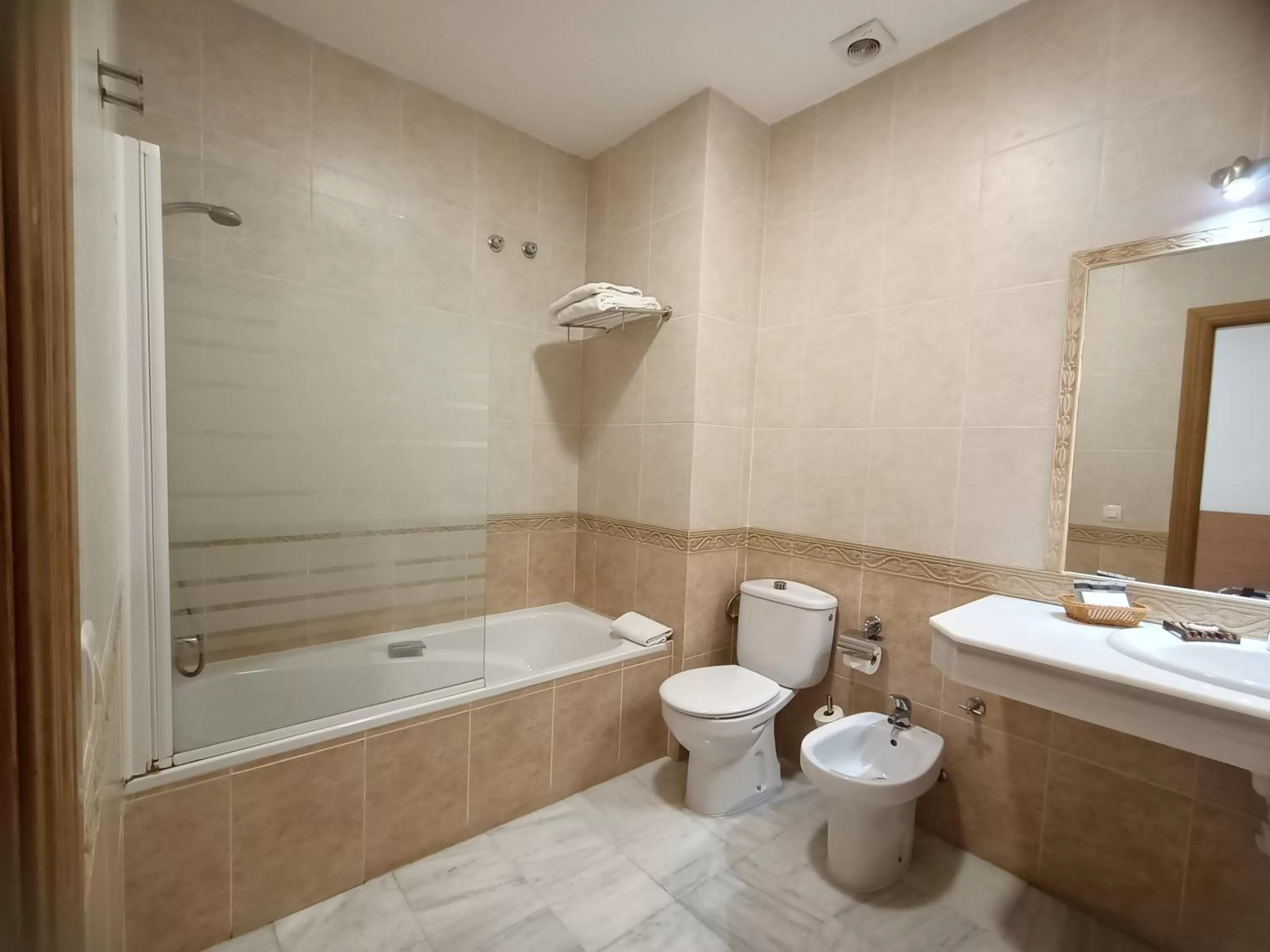 Bathroom in La Luna Blanca