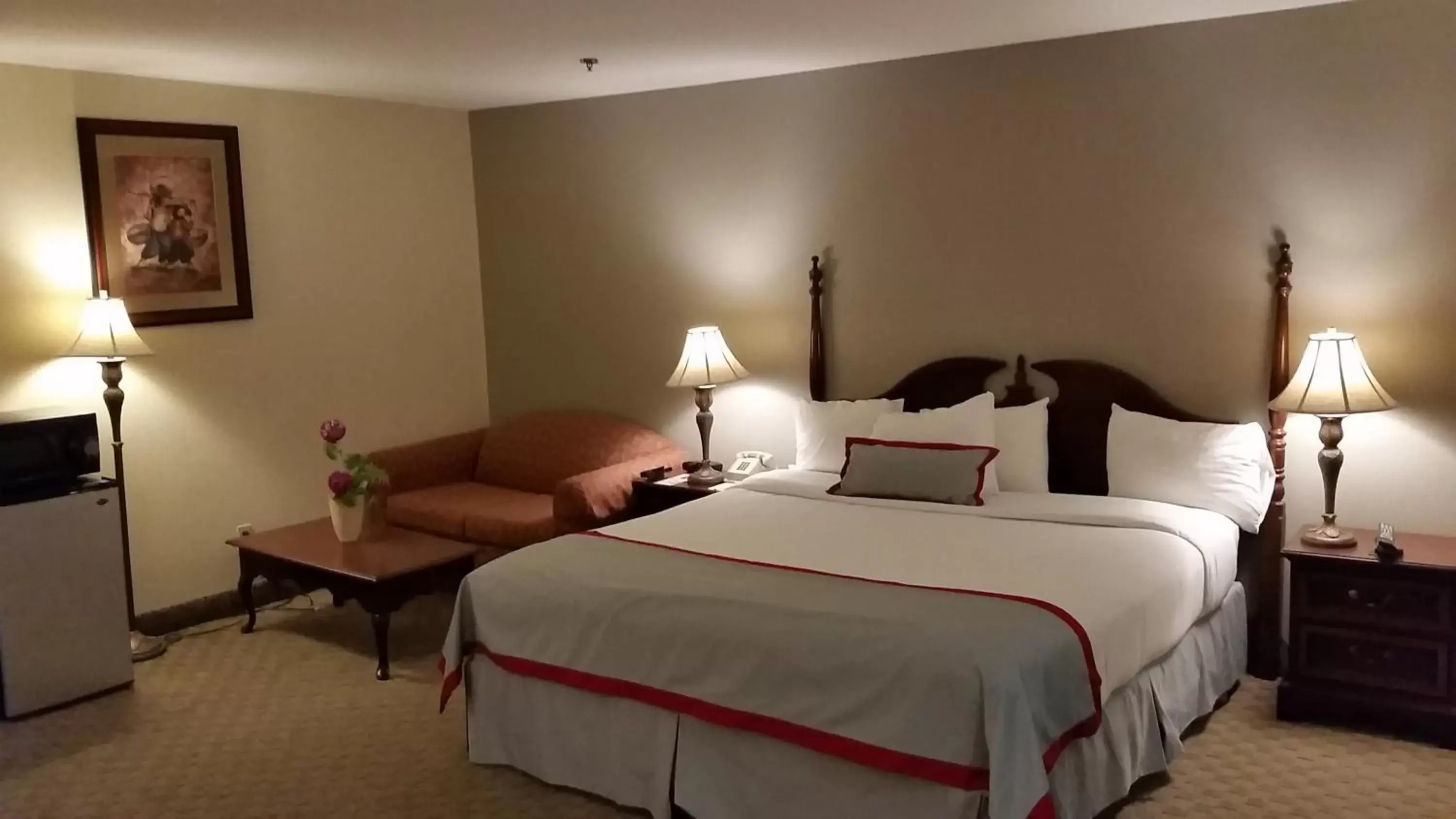 Deluxe King Suite - Non-Smoking in Ramada Plaza by Wyndham Garden Grove/Anaheim South