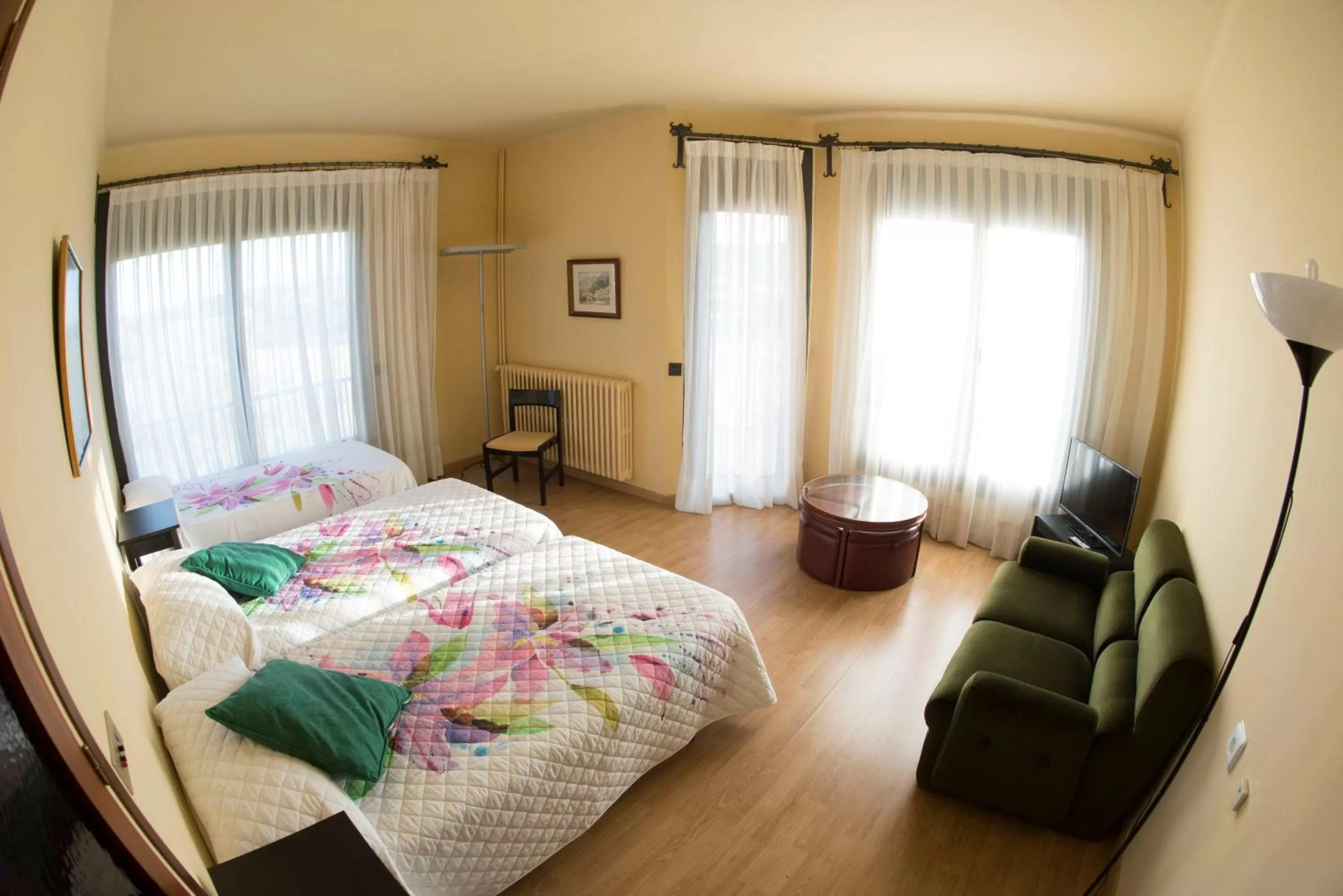 Photo of the whole room, Bed in Hotel Gran Sol