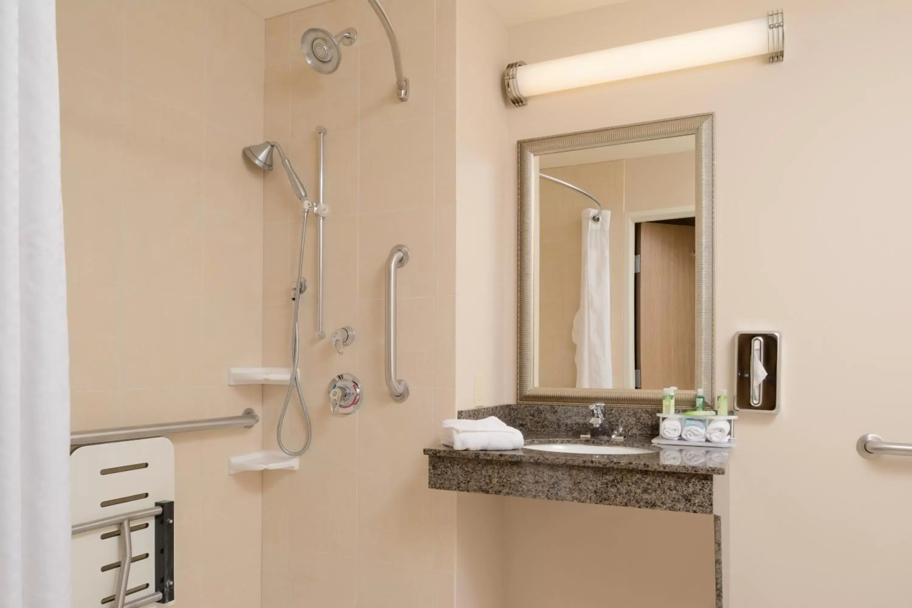 Photo of the whole room, Bathroom in Holiday Inn Express Hotel & Suites North Sequim, an IHG Hotel
