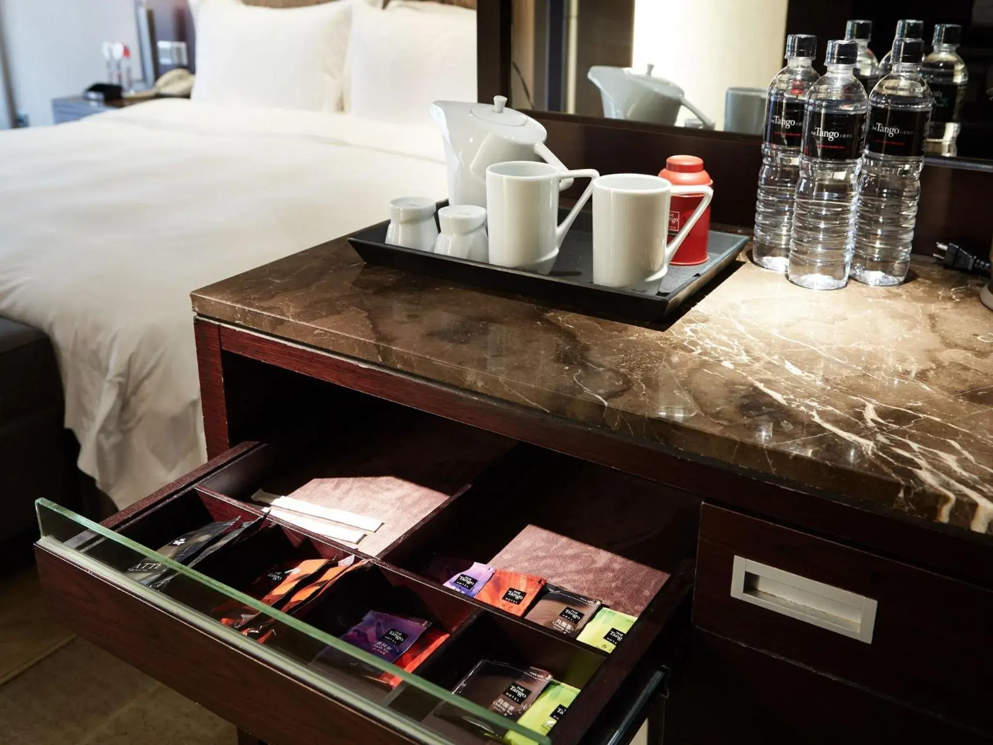 Coffee/tea facilities, Bed in The Tango Hotel Taipei XinYi Coffee/tea facilities, Bed in The Tango Hotel Taipei XinYi