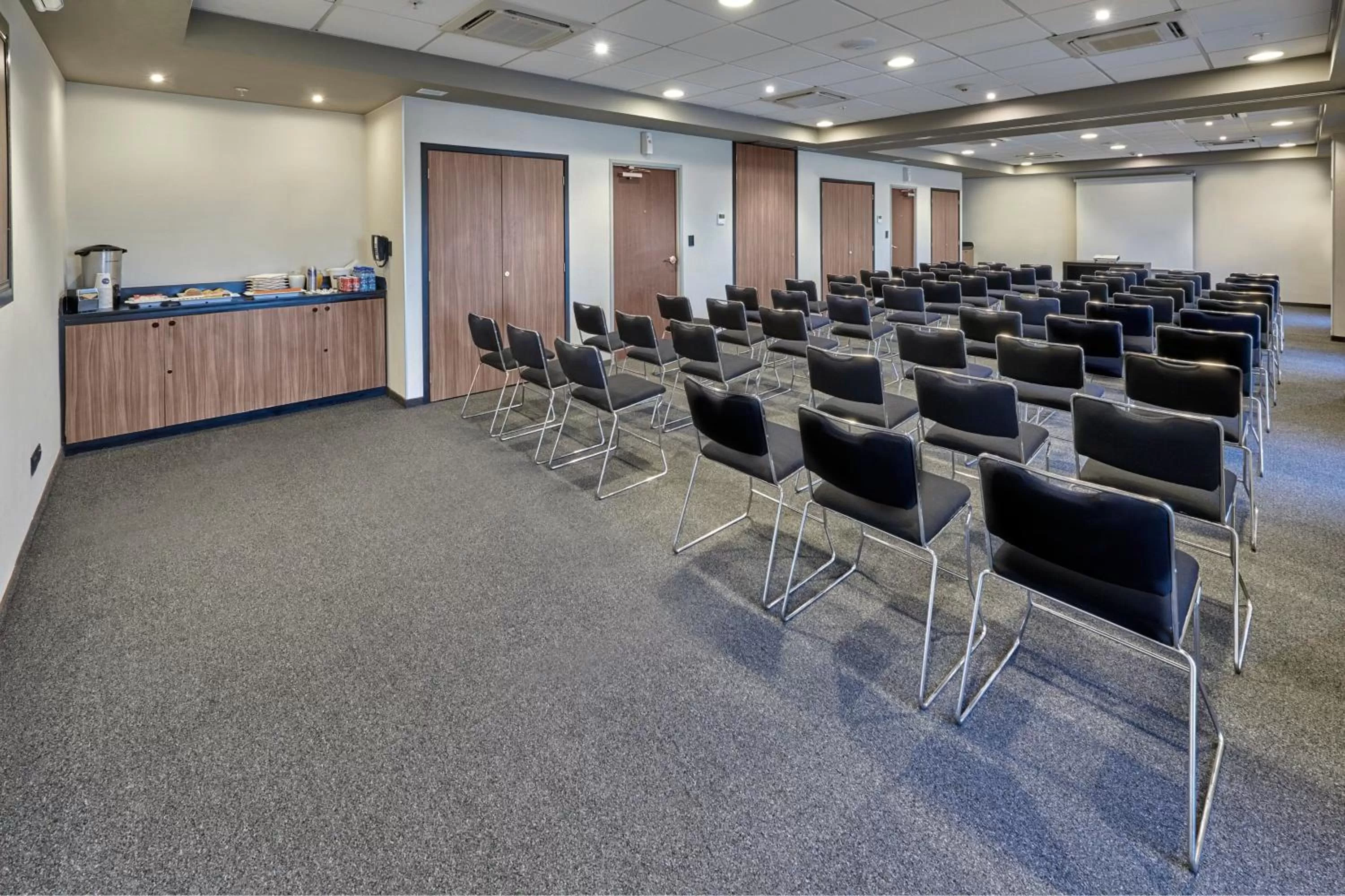 Meeting/conference room in City Express by Marriott Matamoros