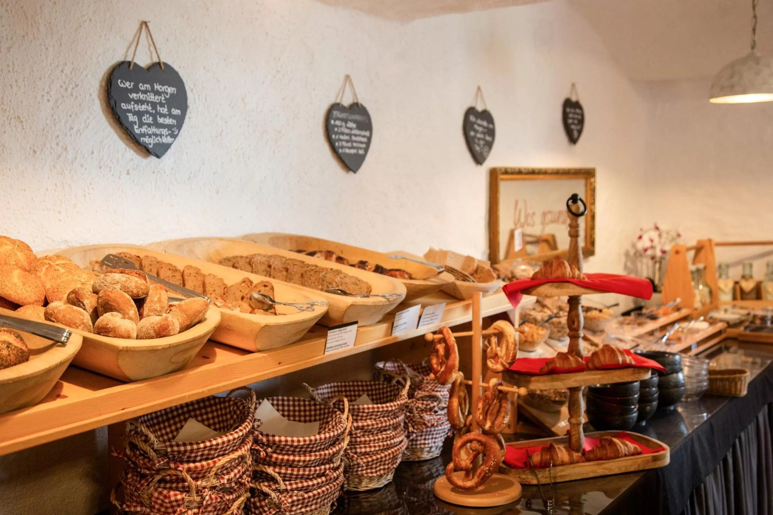 Buffet breakfast in Sieben Zimmer am See