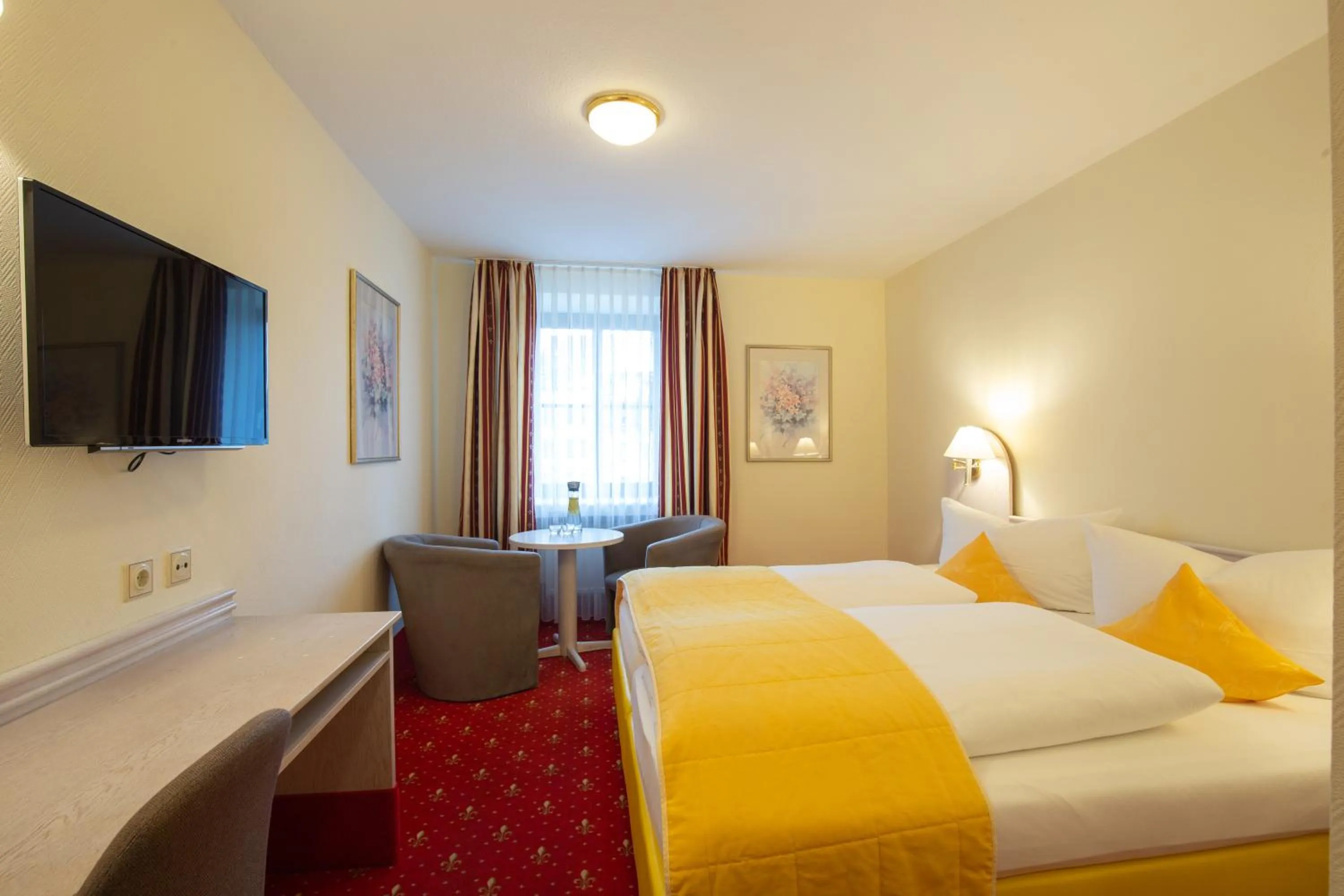 Photo of the whole room, Bed in Hotel Residence