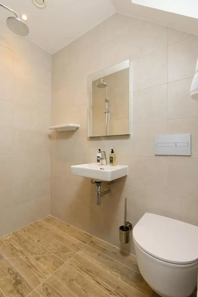 Bathroom in Bay Tree Broadstairs