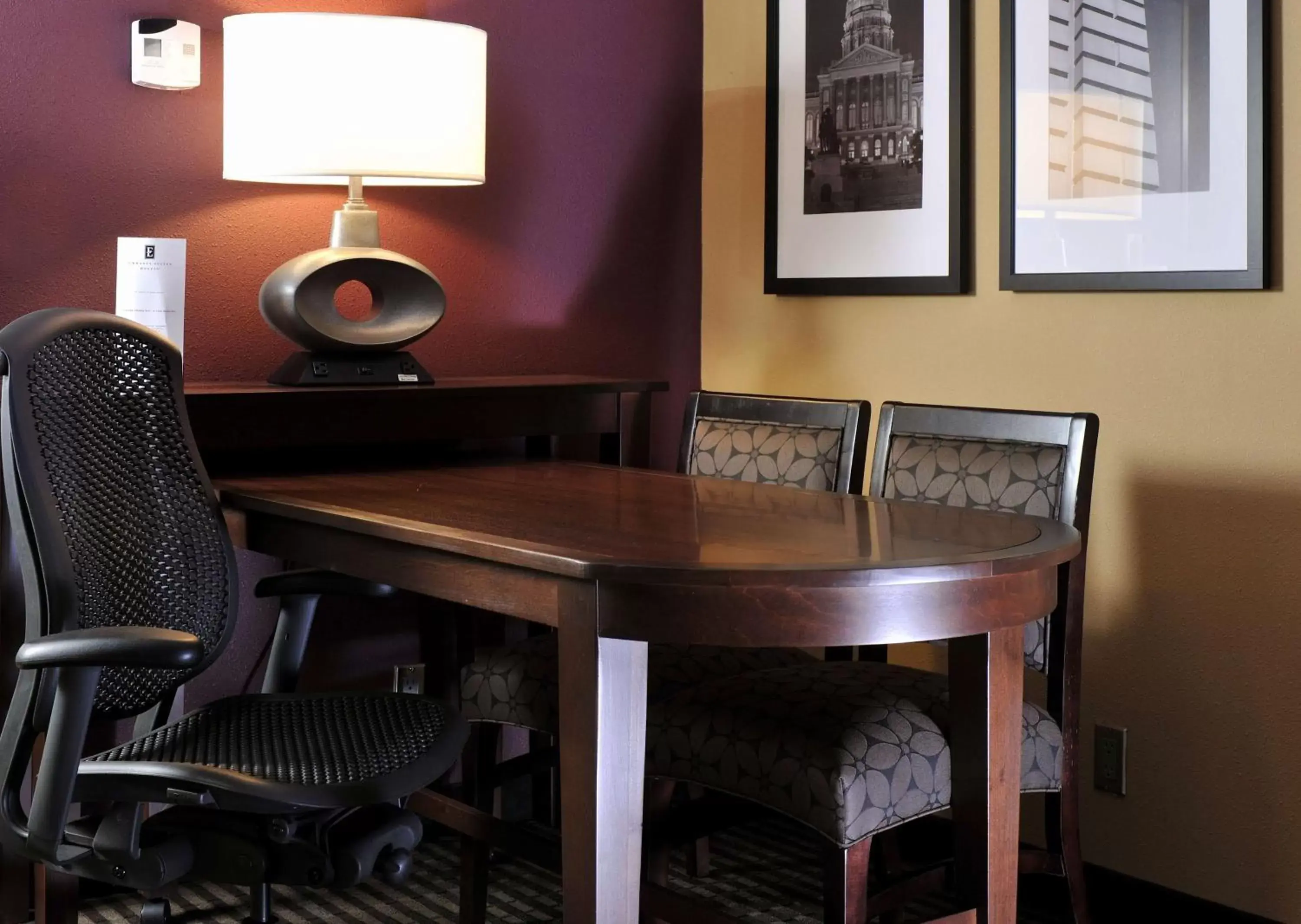 King Suite with River View - Non-Smoking in Embassy Suites Des Moines Downtown King Suite with River View - Non-Smoking in Embassy Suites Des Moines Downtown