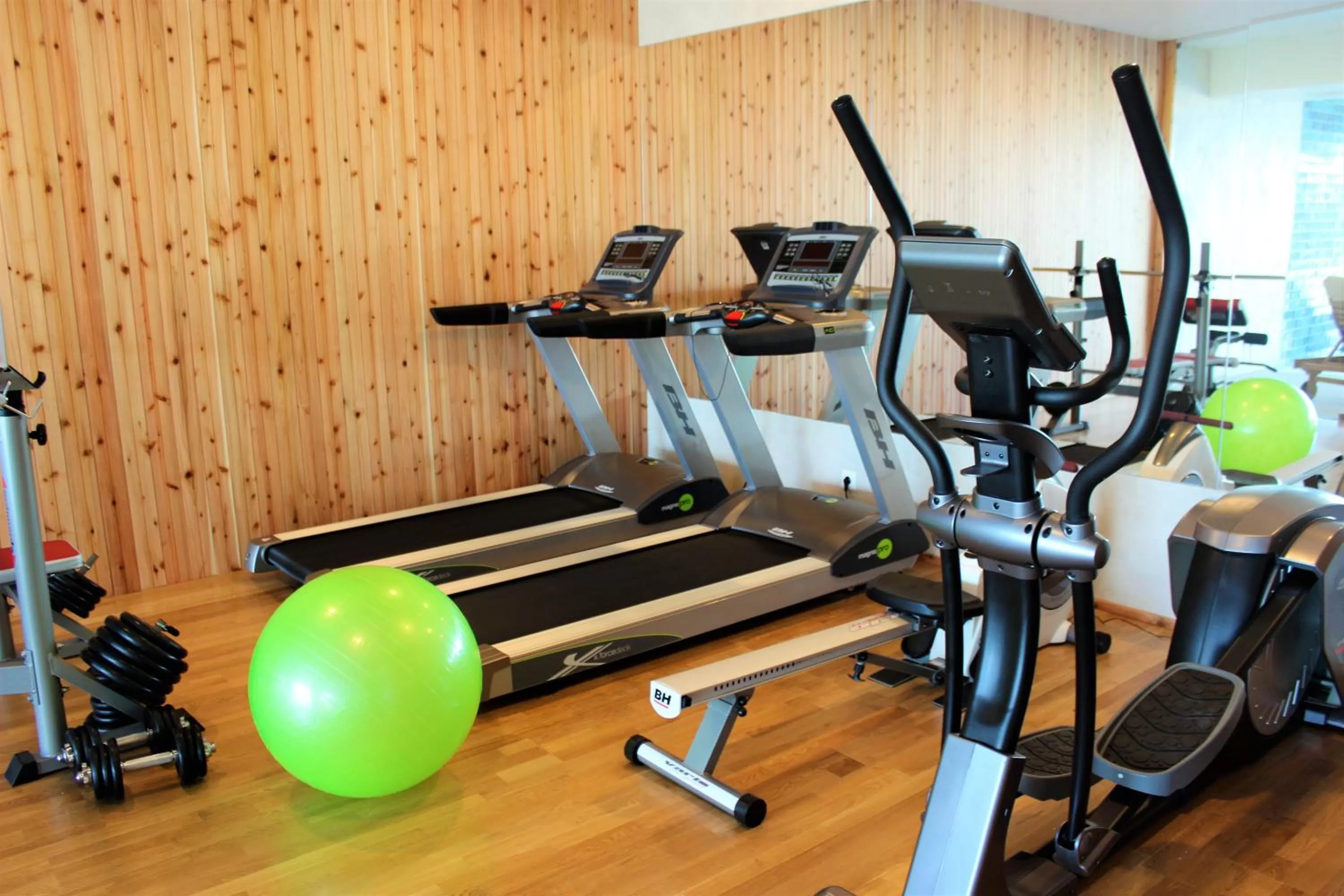 Fitness centre/facilities in Pedras do Mar Resort & Spa