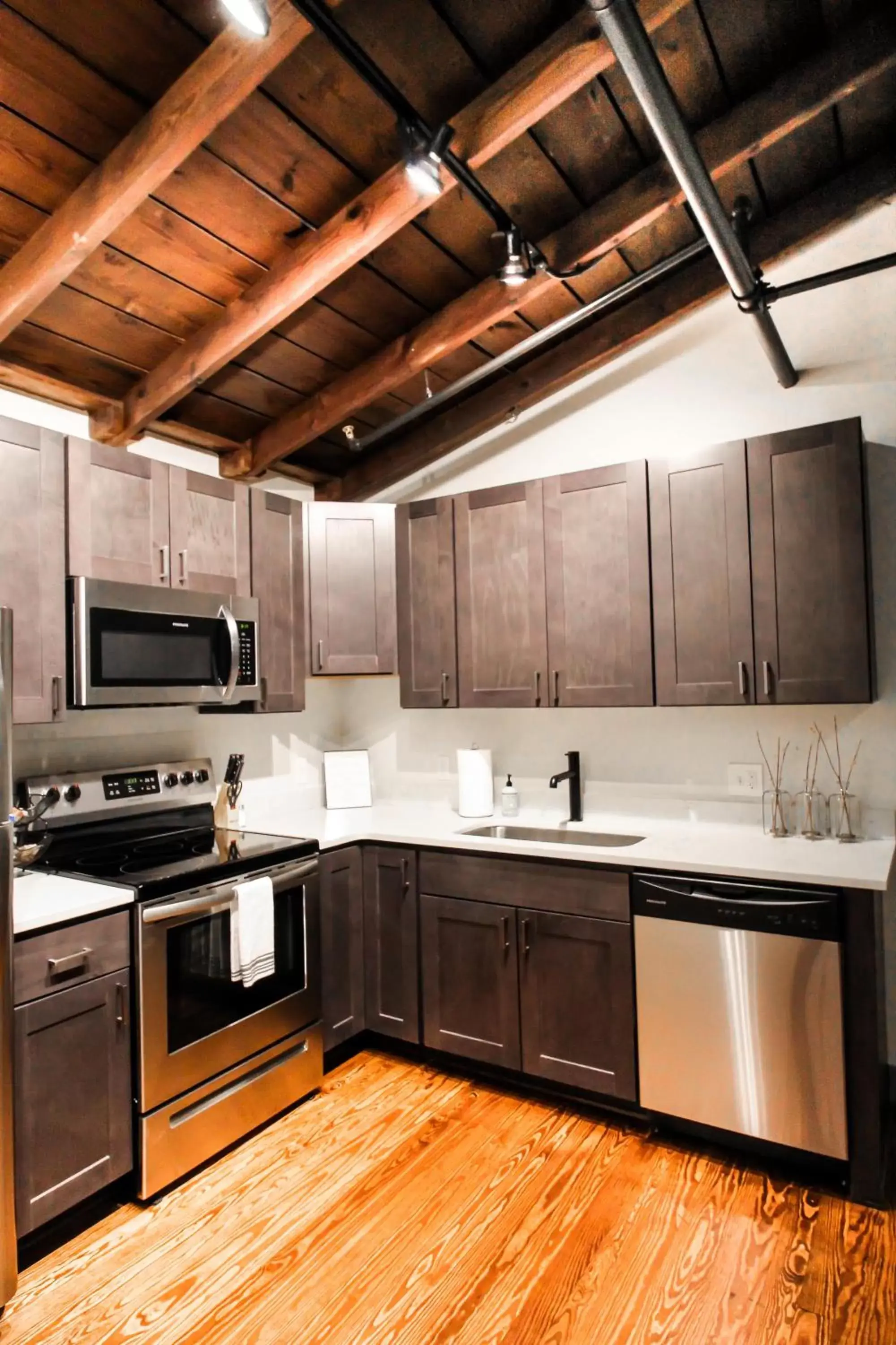 Kitchen or kitchenette, Kitchen/Kitchenette in The Lofts at Downtown Salem