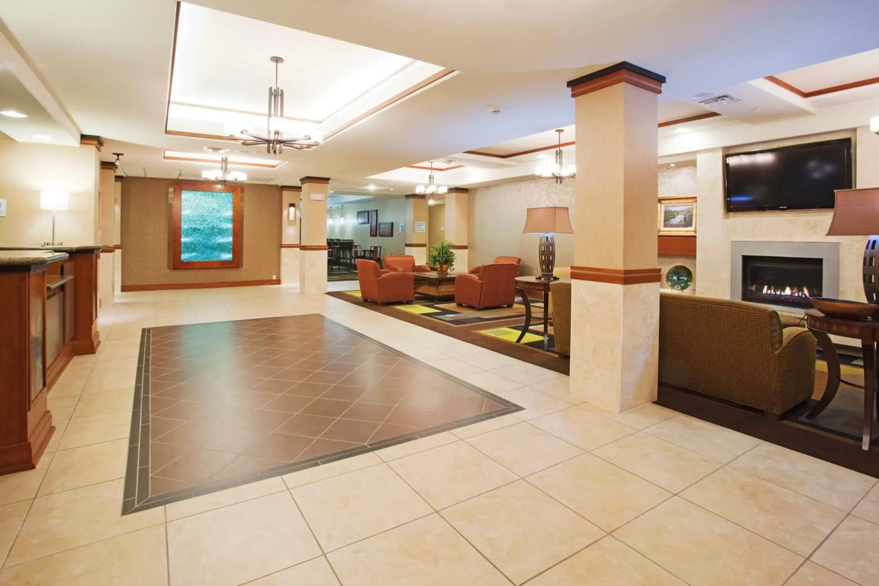 Lobby or reception, Lobby/Reception in Holiday Inn Express and Suites Los Alamos Entrada Park, an IHG Hotel