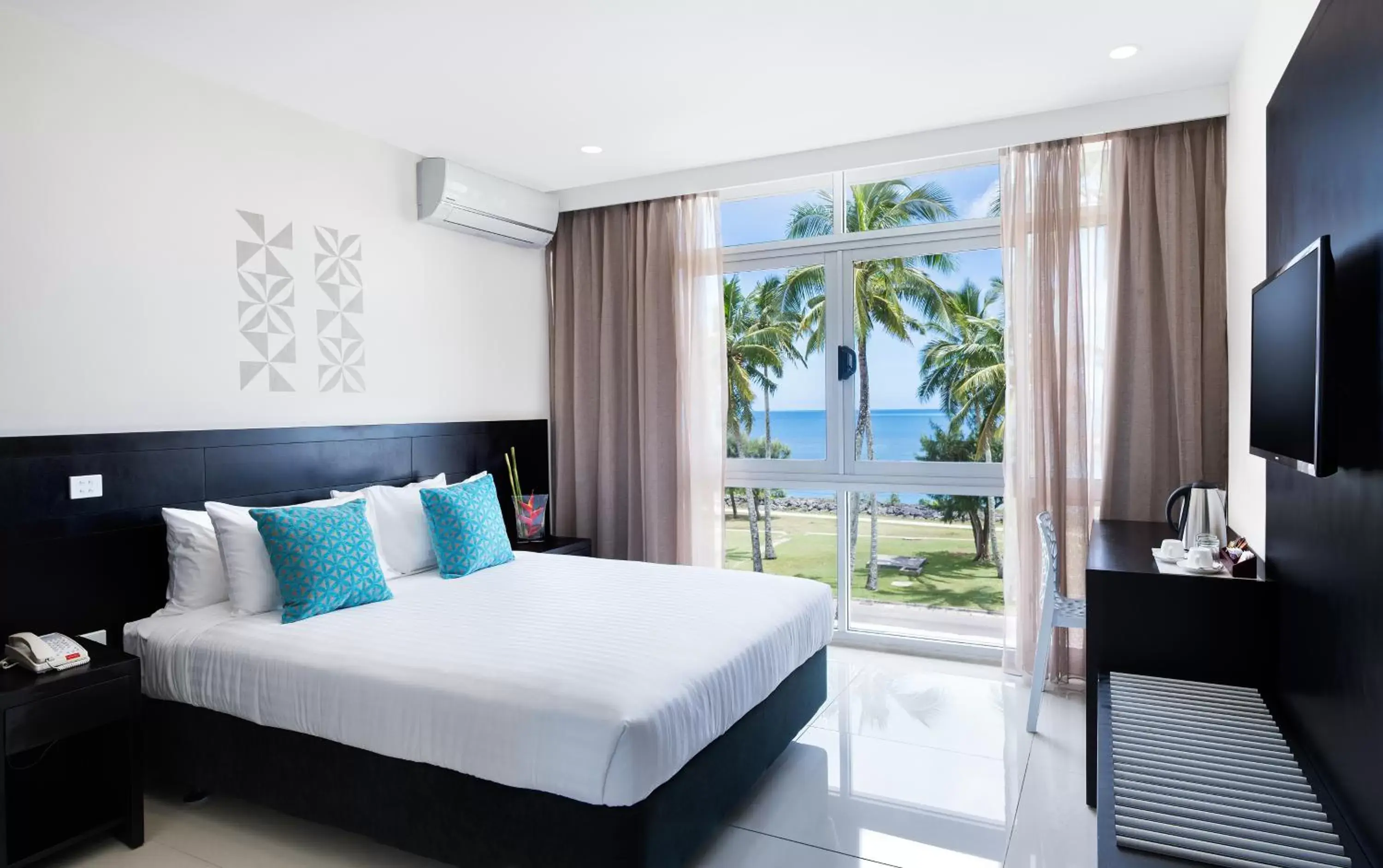 Bedroom in Tanoa International Dateline Hotel