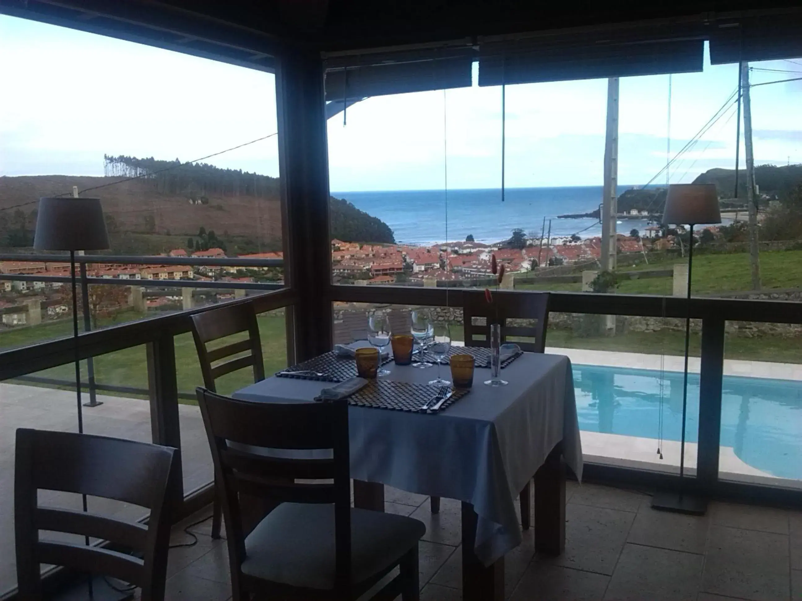 Restaurant/Places to Eat in Hotel Villadesella