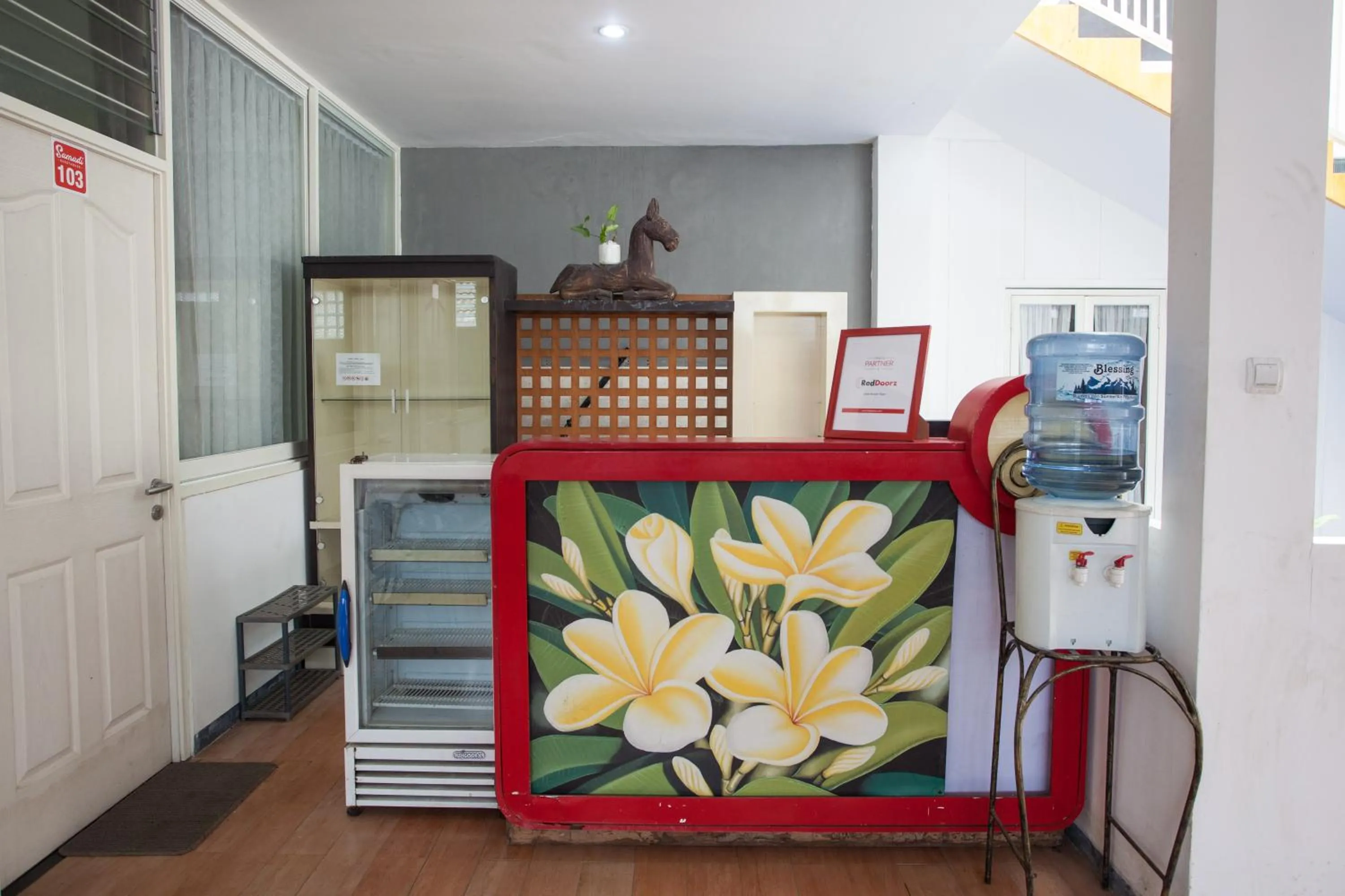 Lobby or reception in RedDoorz near Museum Angkut Batu 2