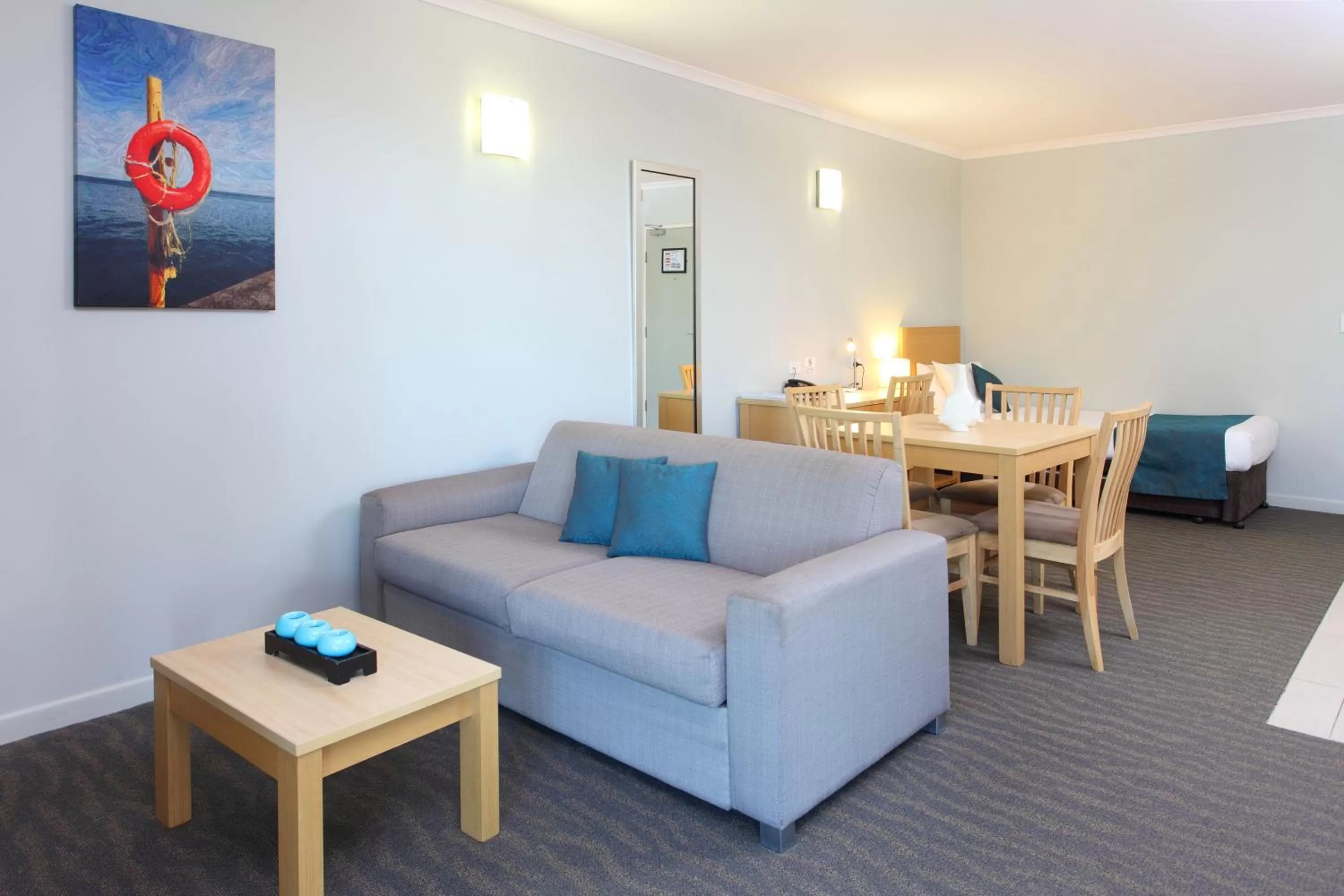 Seating area in Manly Marina Cove Motel