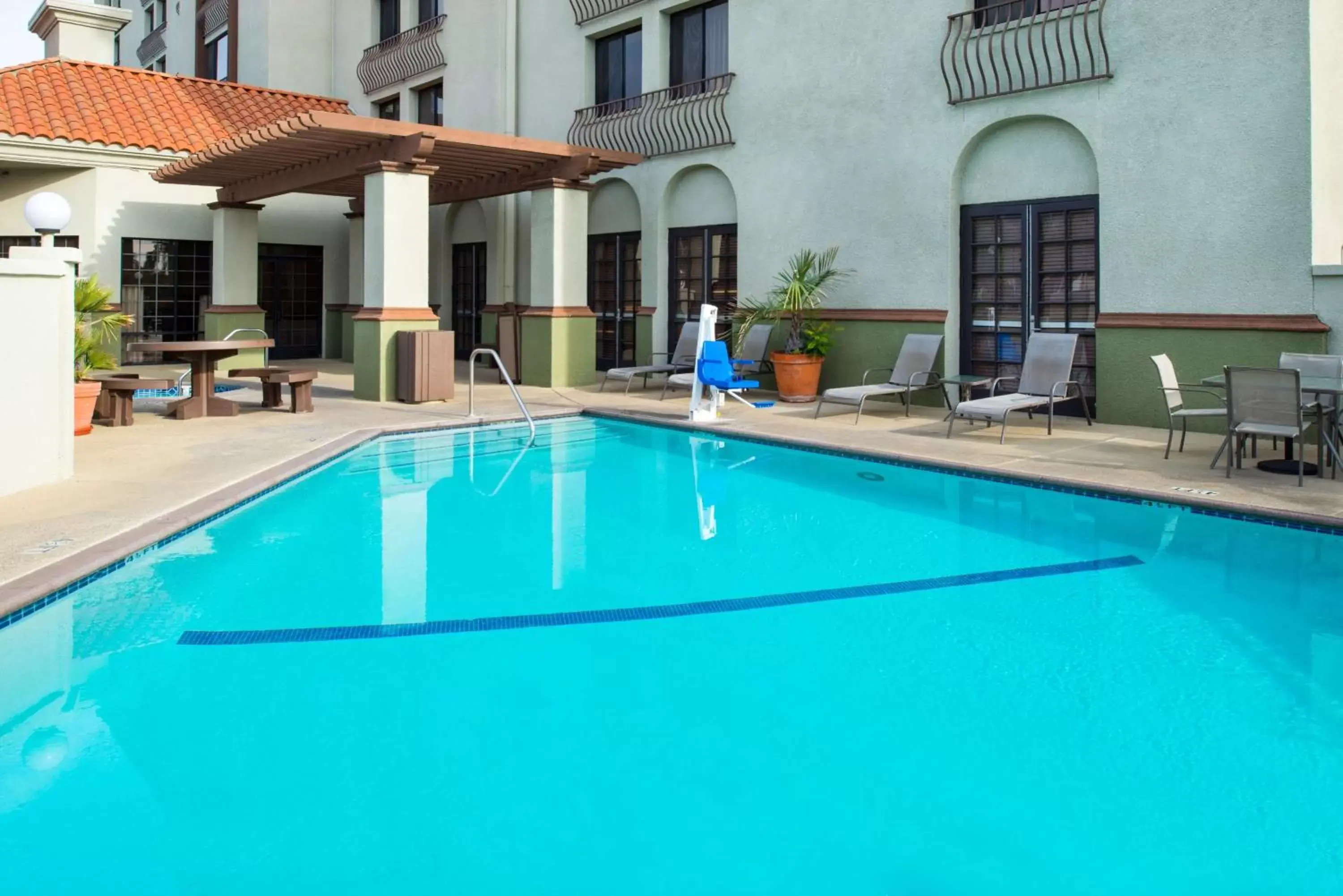 On site, Swimming Pool in Best Western Plus Heritage Inn Ontario Rancho Cucamonga