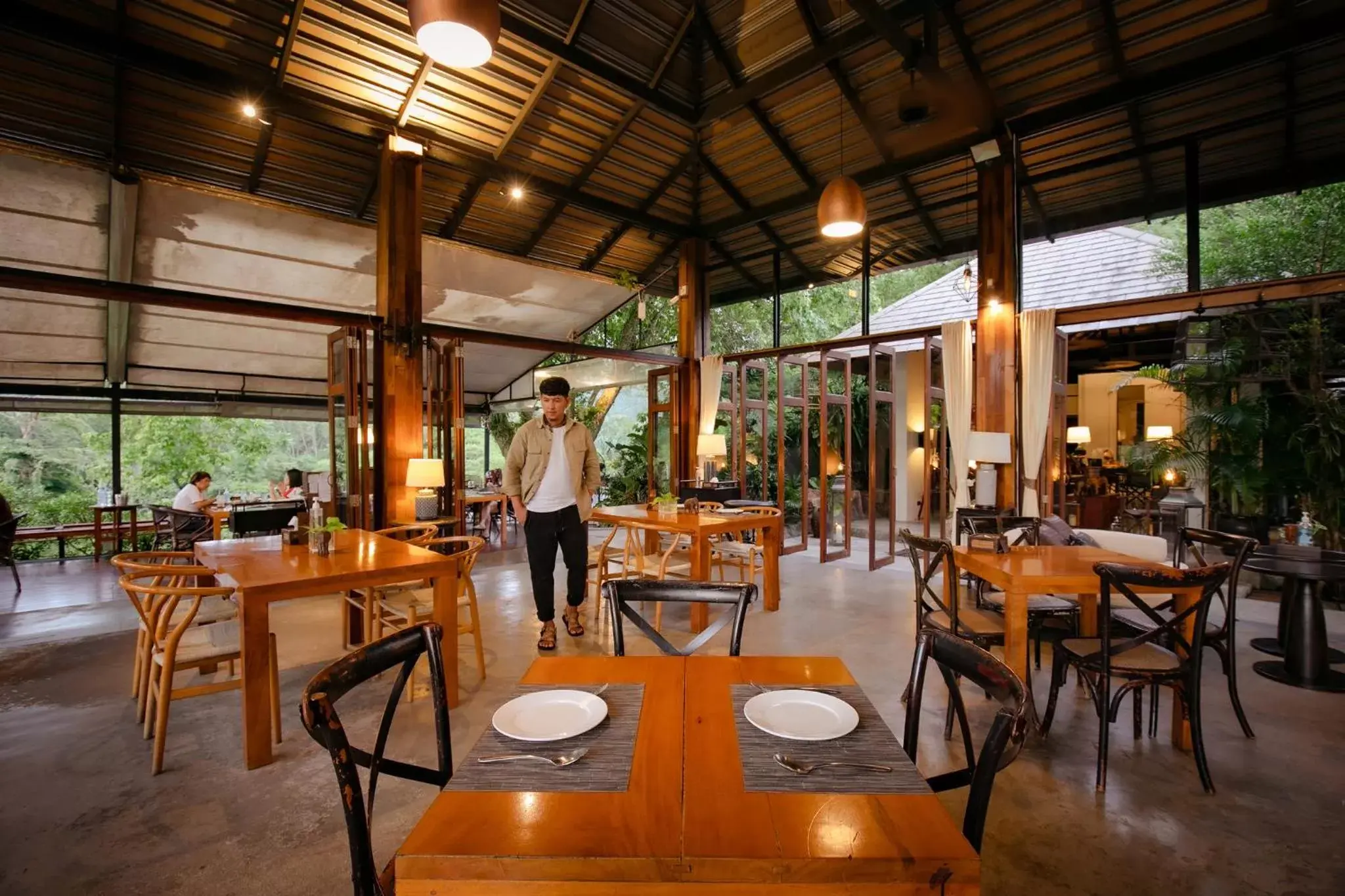 Restaurant/Places to Eat in Kachonghills Tented Resort Trang