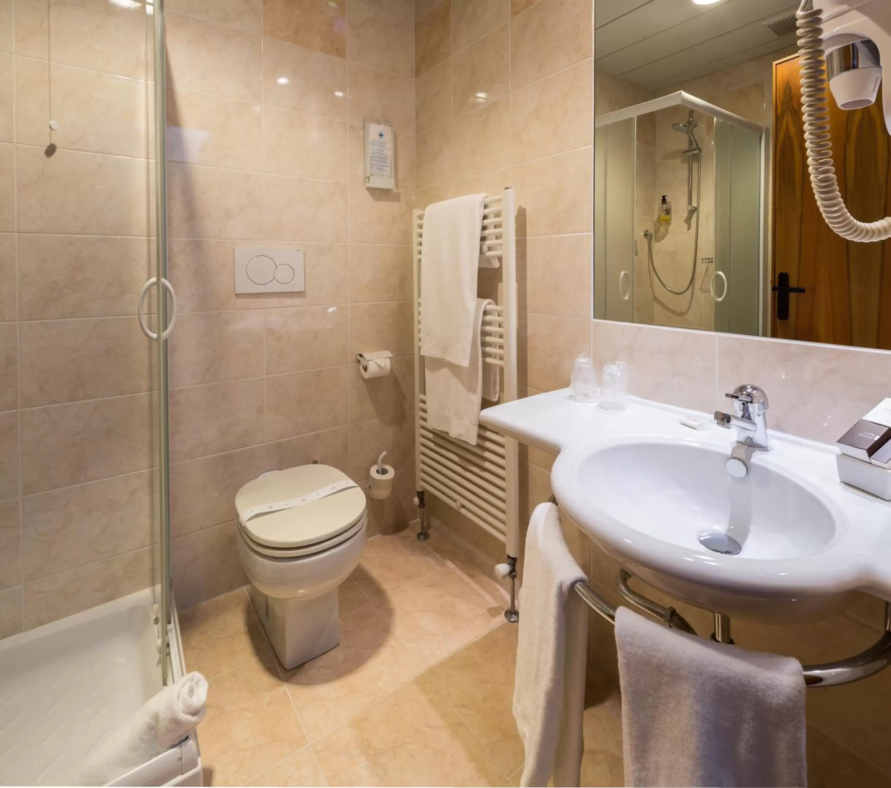 Bathroom in La Villa - Sure Hotel Collection by Best Western