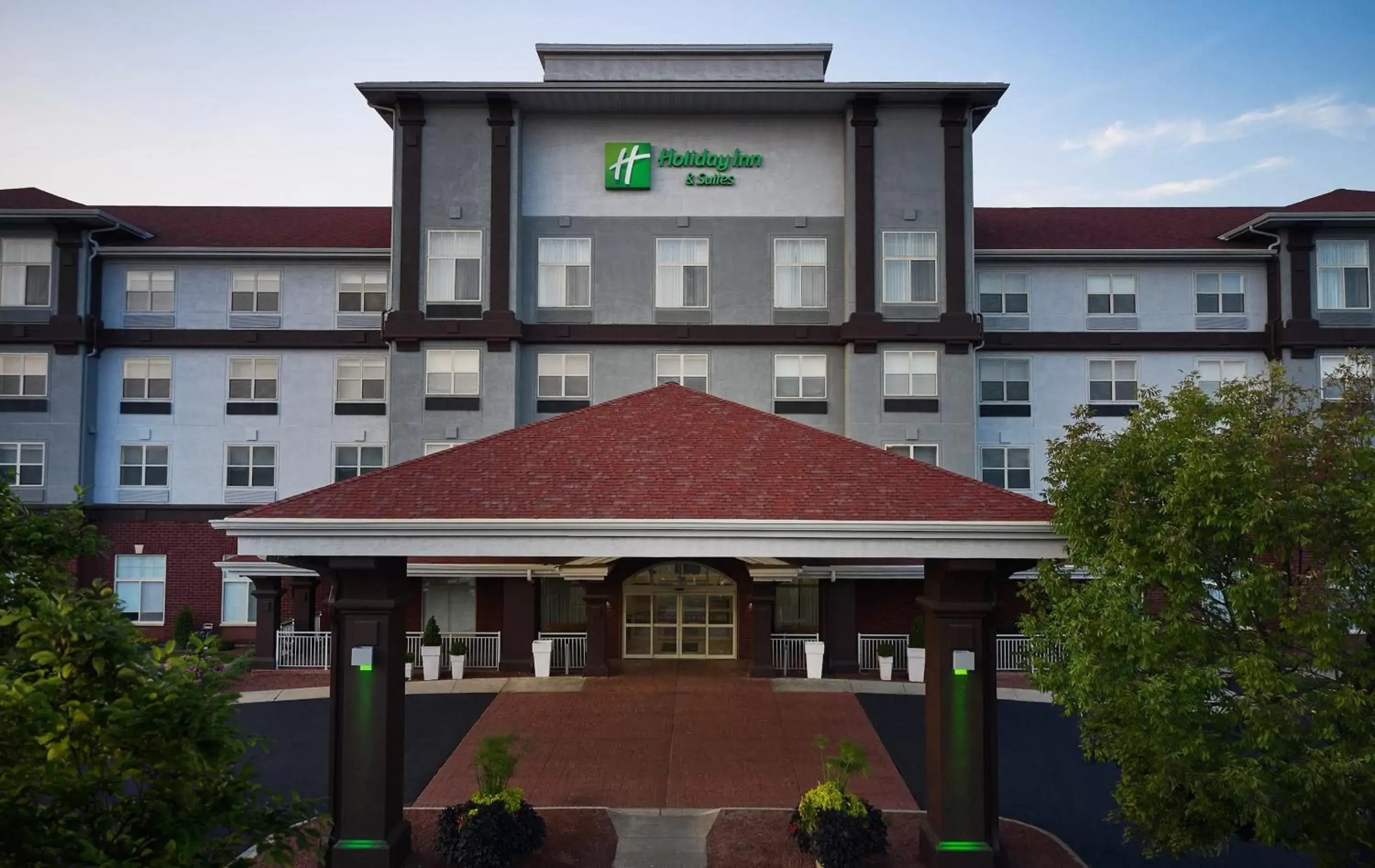 Property Building in Holiday Inn Hotel & Suites Madison West, an IHG Hotel