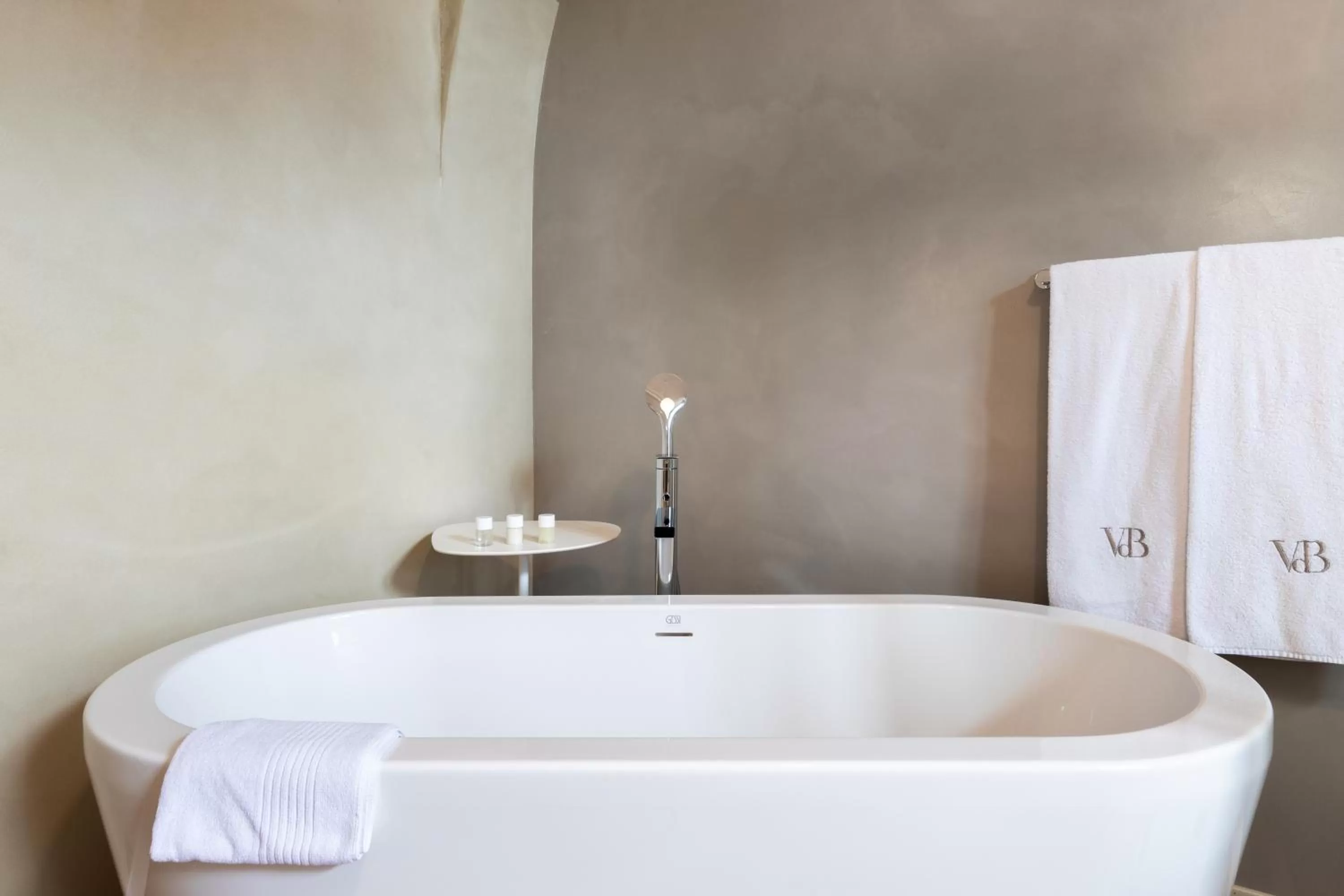 Bath in Relais Villa del Borgo