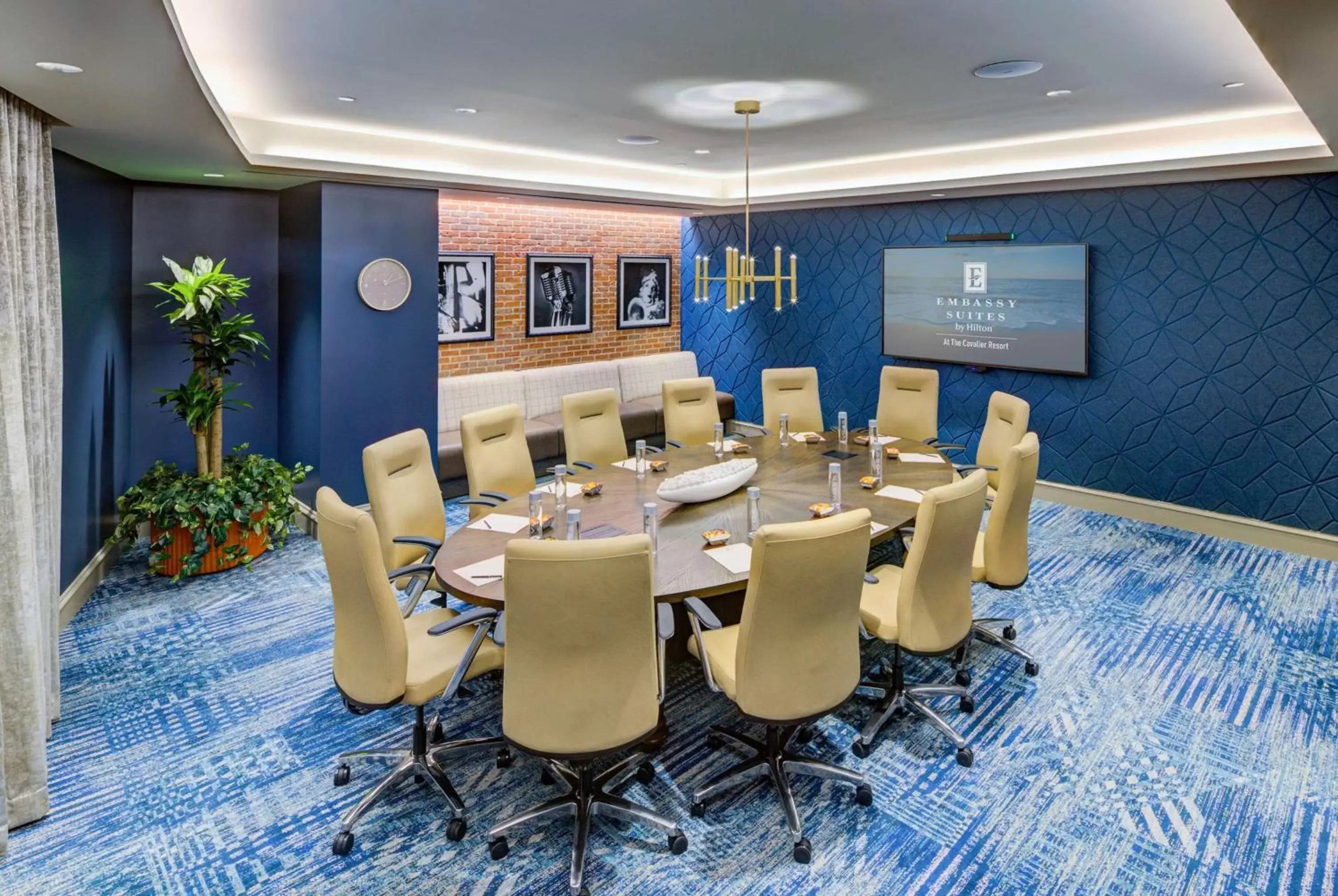 Meeting/conference room in Embassy Suites By Hilton Virginia Beach Oceanfront Resort