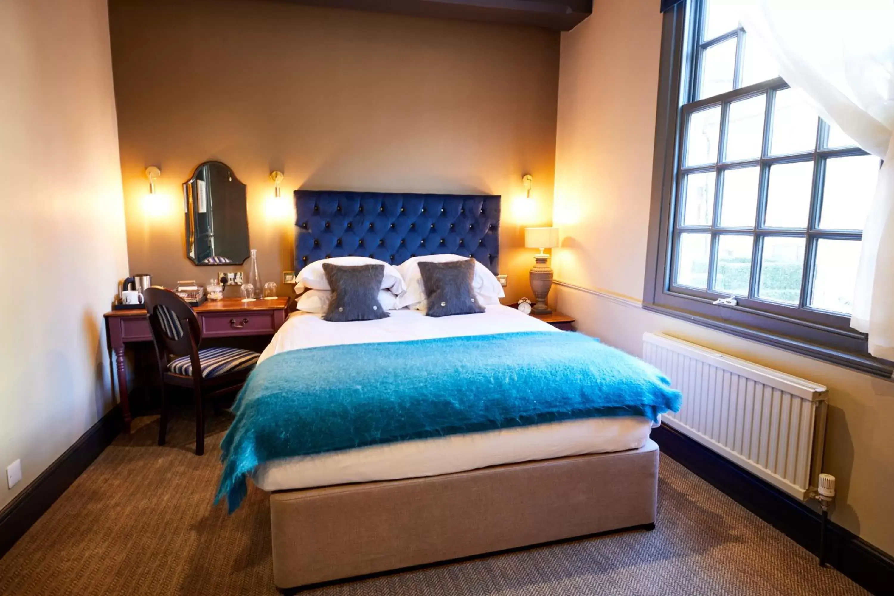 Bed in The Fleece at Cirencester