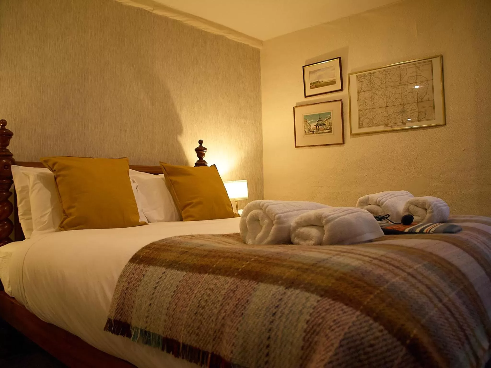 Bed in Painters at the Angel