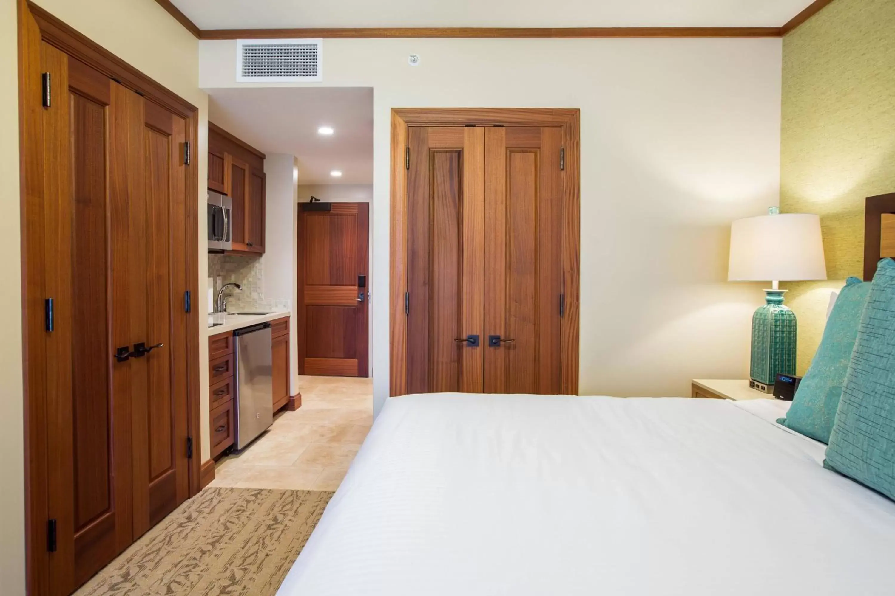 Bedroom, Bed in Koloa Landing Resort at Po'ipu, Autograph Collection