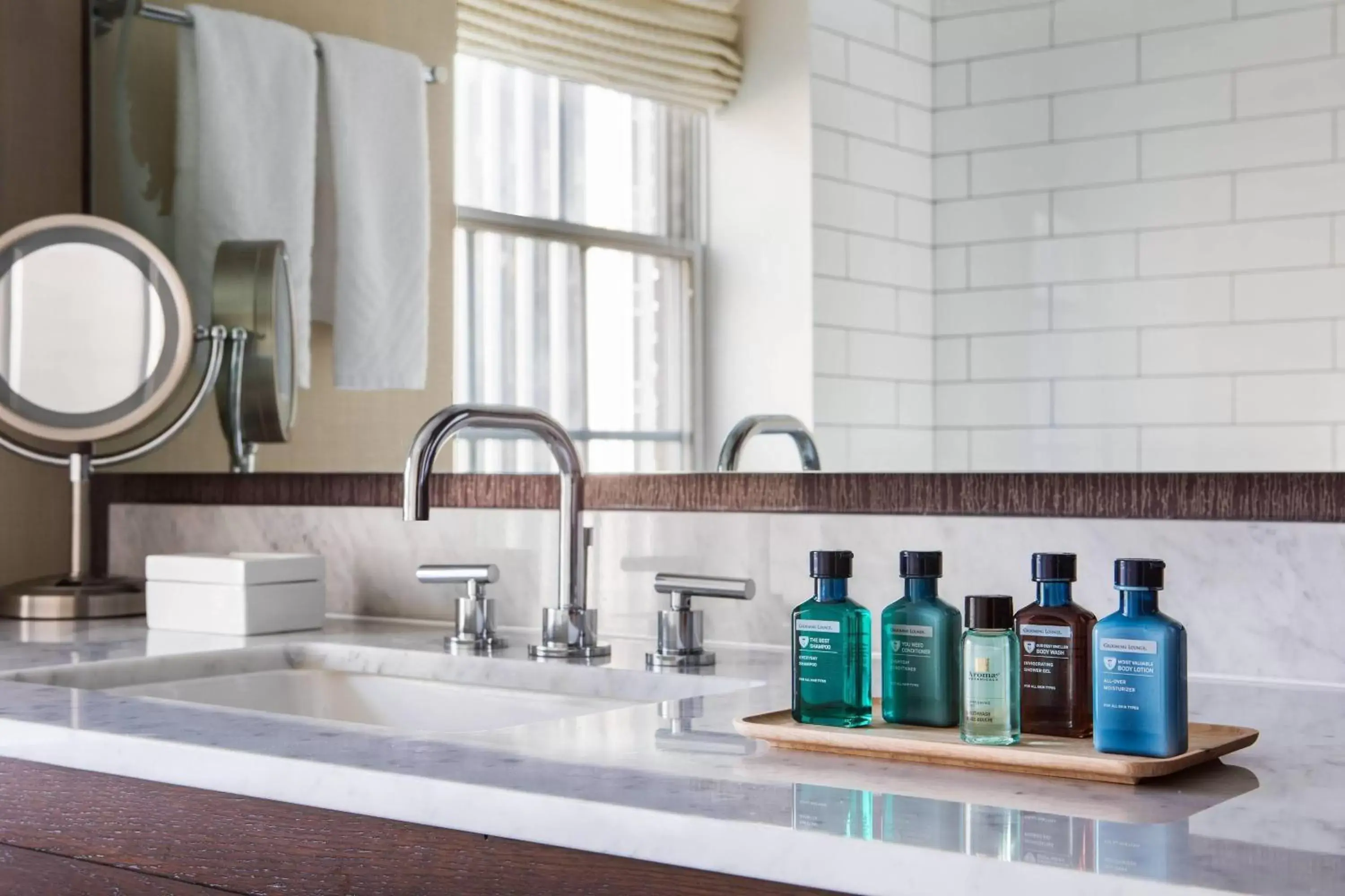 Bathroom in The Mayflower Hotel, Autograph Collection