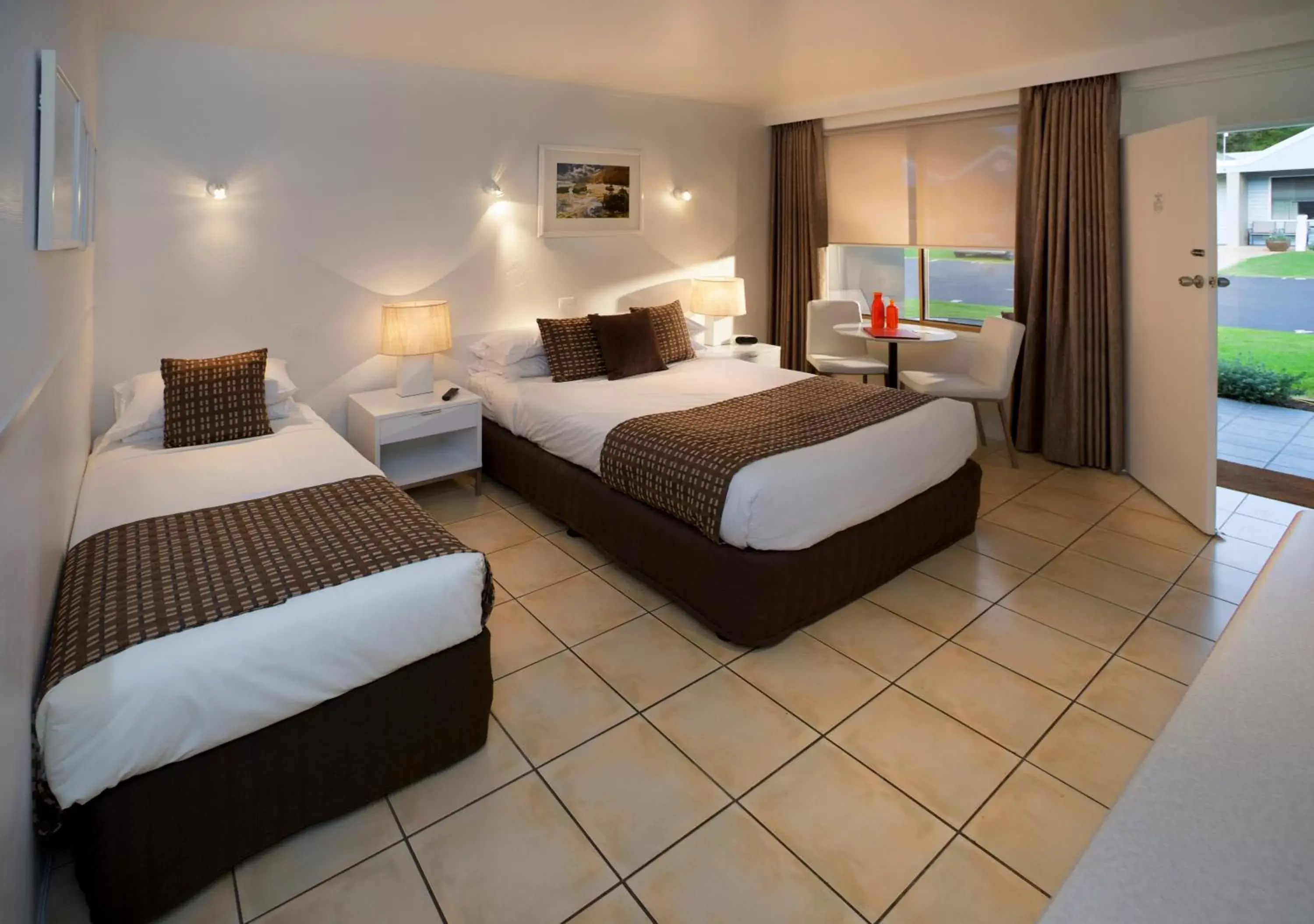 Bedroom, Bed in Sorrento Beach Motel Bedroom, Bed in Sorrento Beach Motel