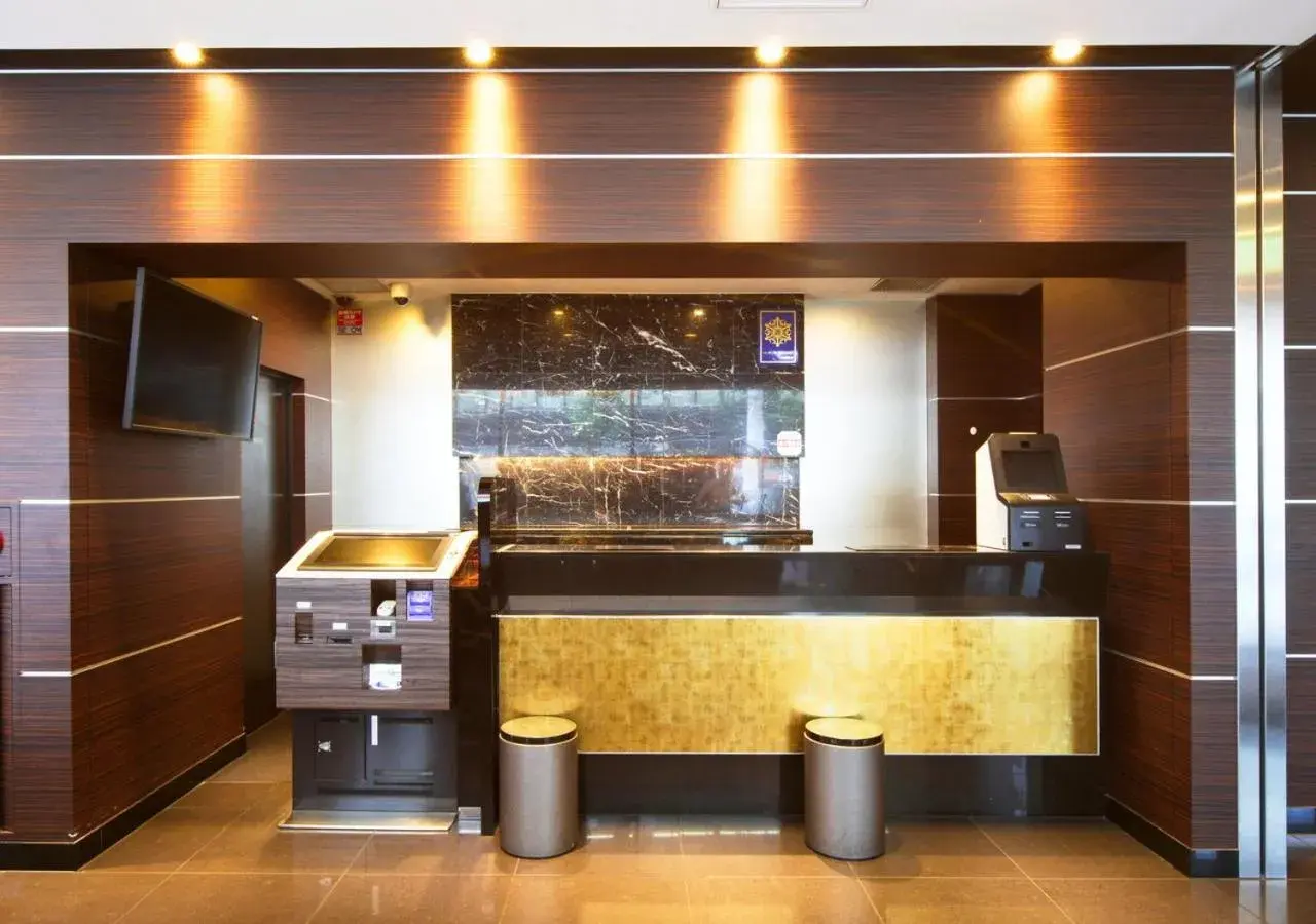 Lobby or reception in APA Hotel Midosuji Hommachi Ekimae Lobby or reception in APA Hotel Midosuji Hommachi Ekimae
