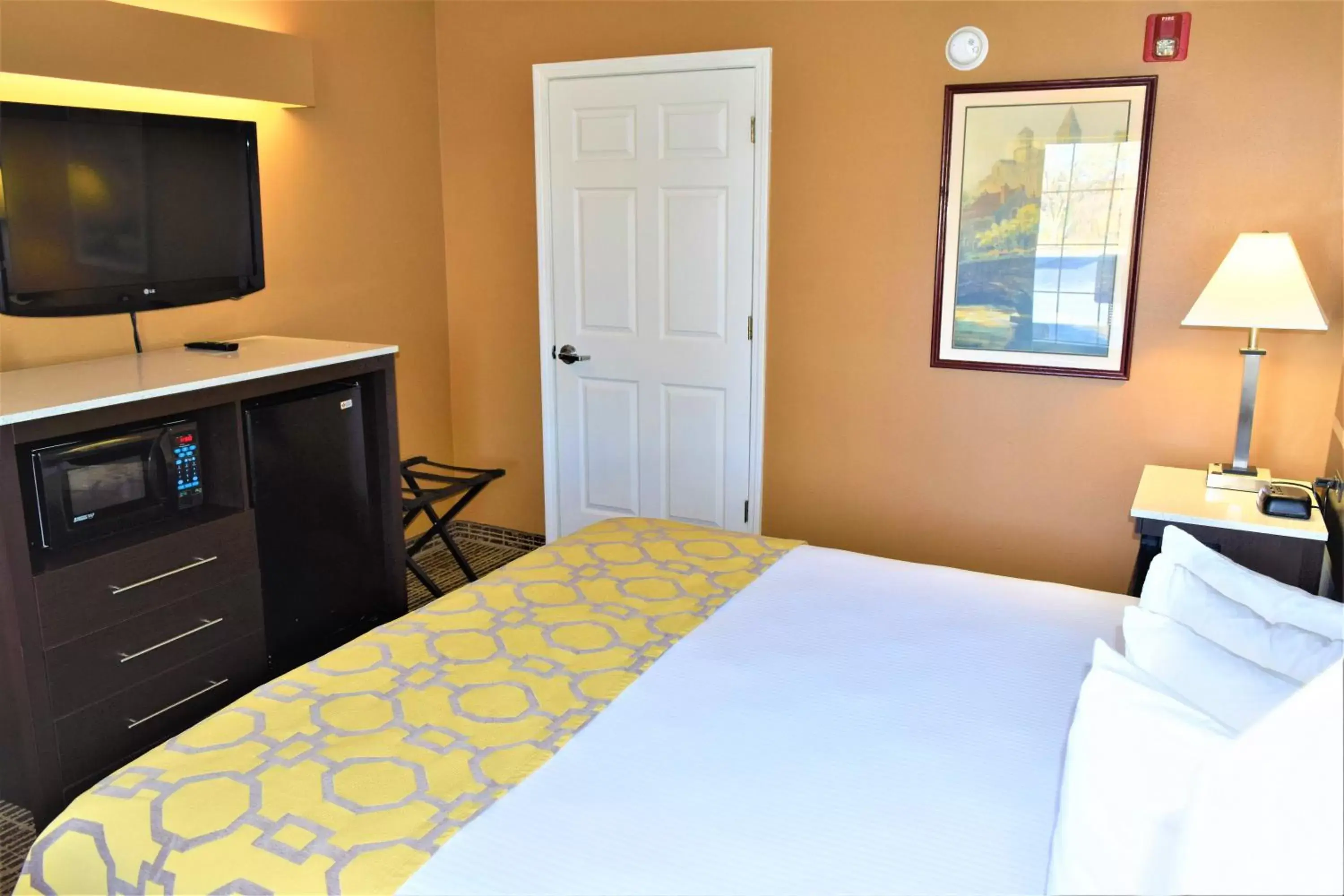 Bed in Baymont by Wyndham Forest City