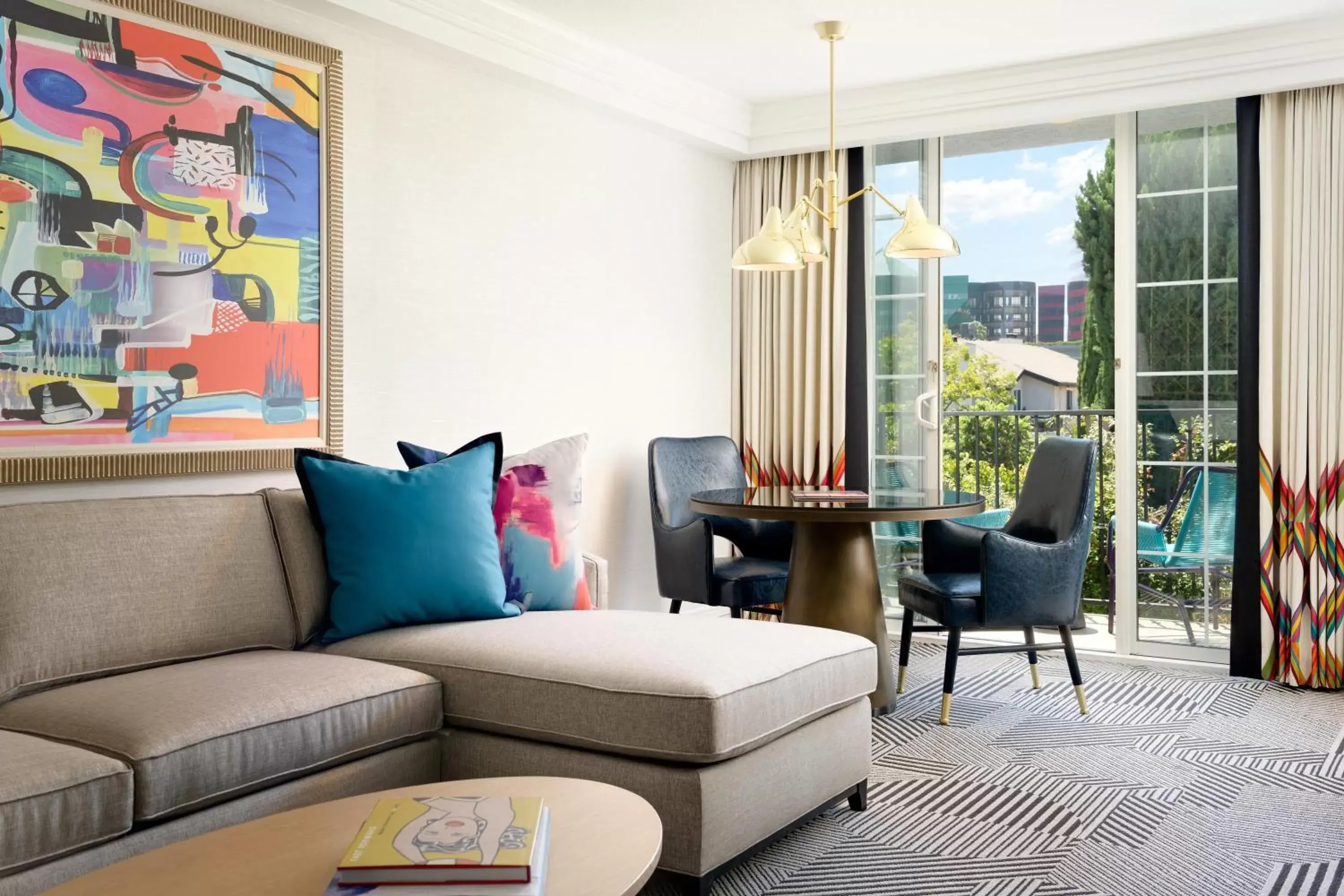 Living room, Seating Area in Le Parc at Melrose