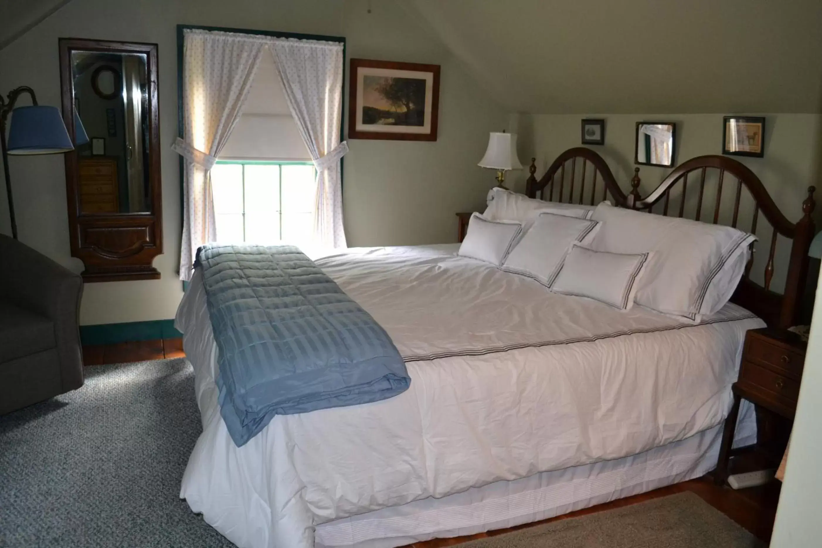 Bedroom, Bed in Benjamin Prescott Inn