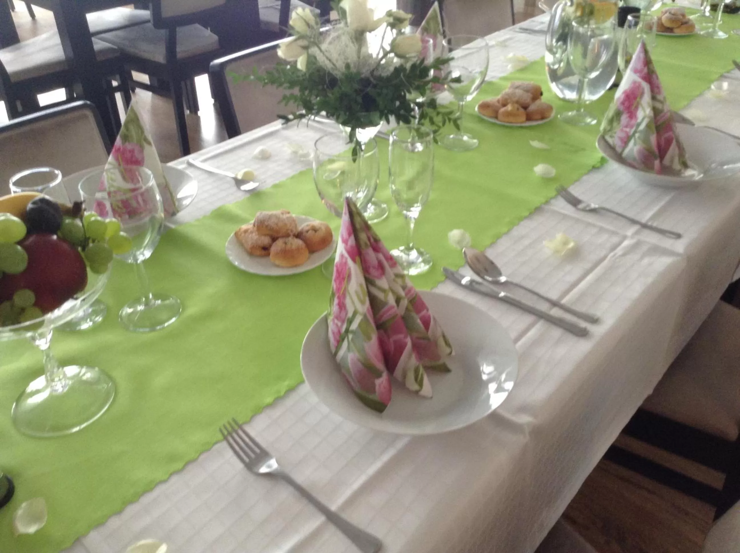 Restaurant/places to eat in Hotel Monde