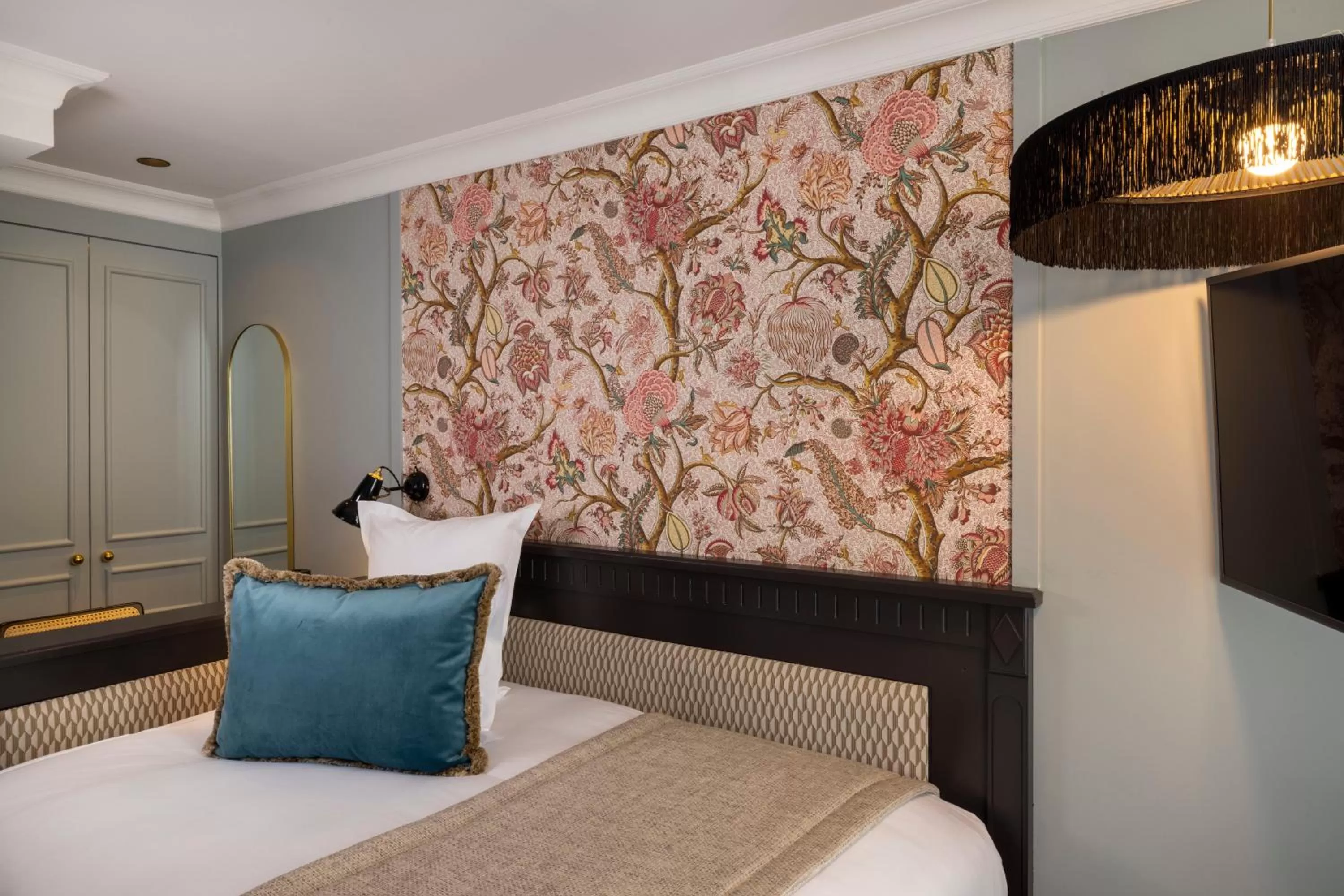 Bedroom, Bed in Hotel Bloum