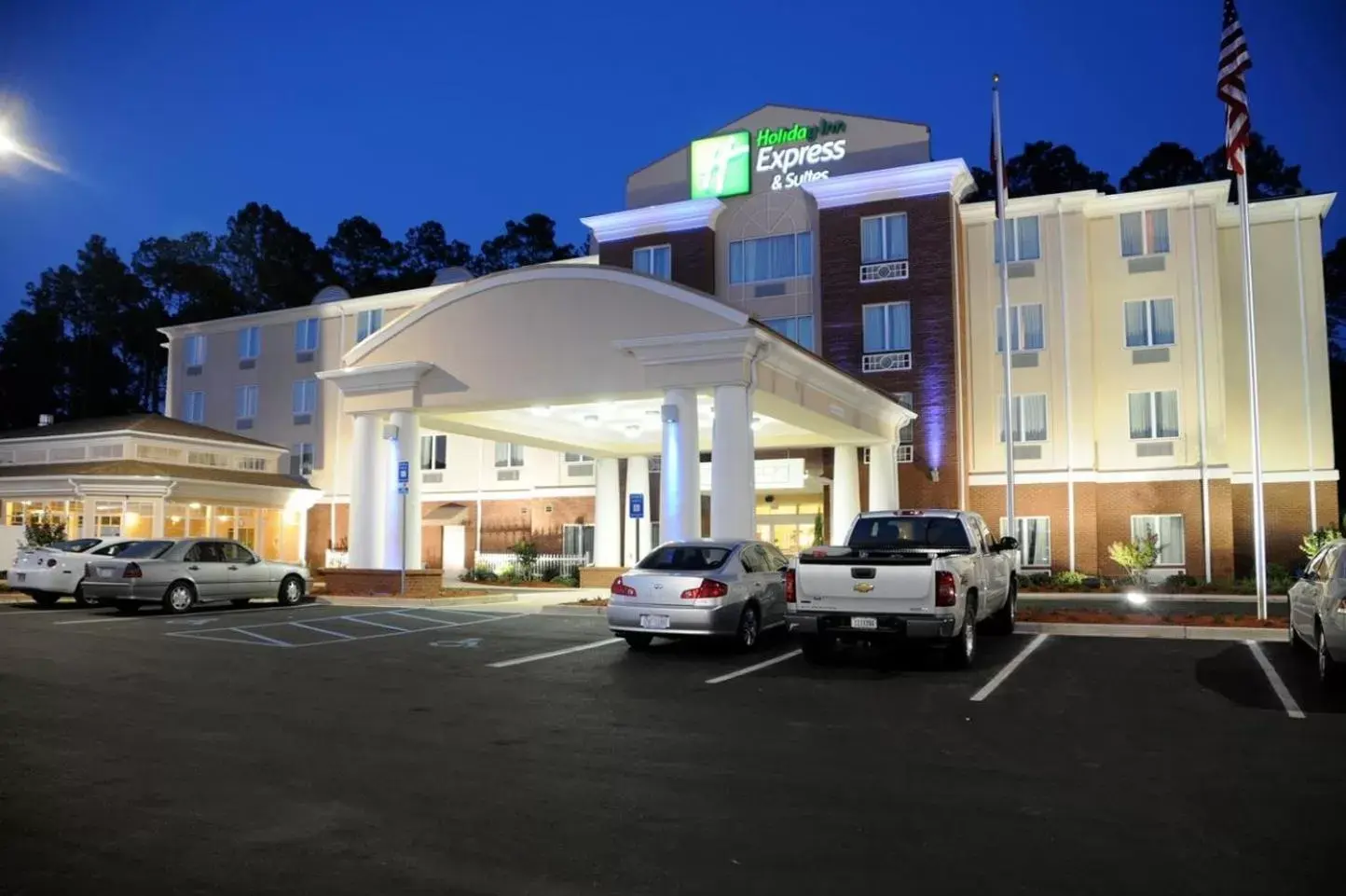 Property Building in Holiday Inn Express Hotel & Suites Bainbridge, an IHG Hotel