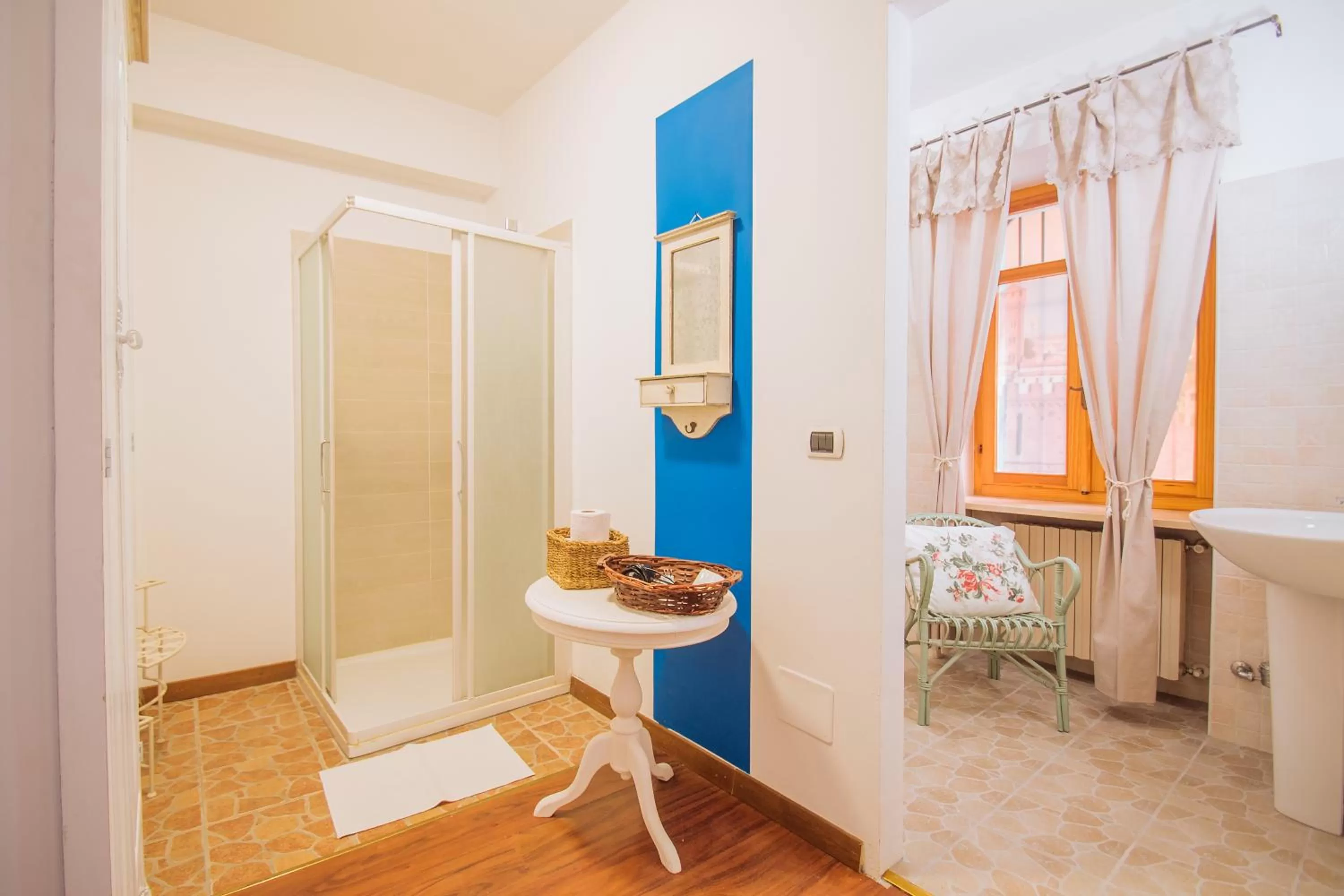 Bathroom, Bed in La Fabbrica dell'Oro