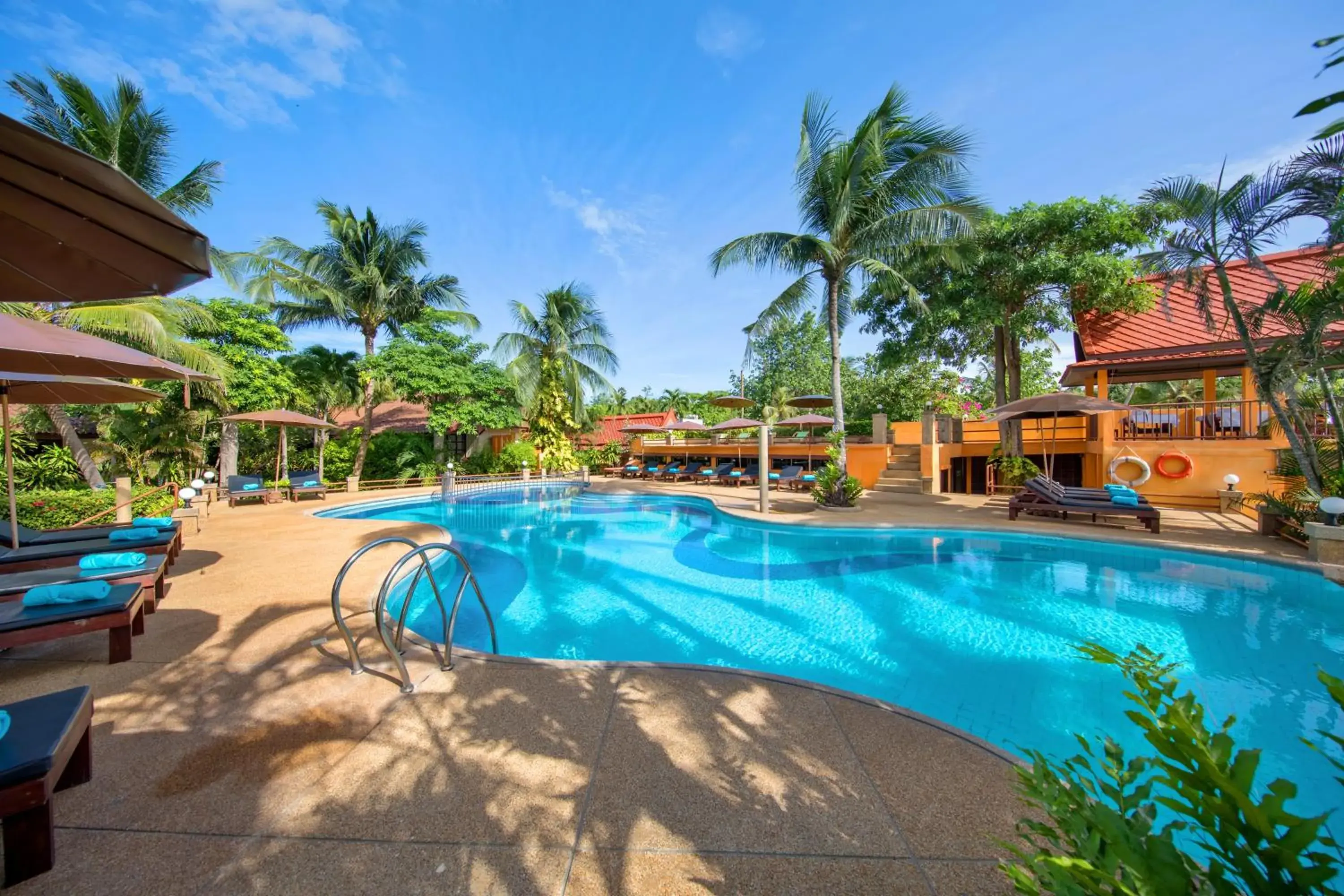 Swimming pool in Pinnacle Samui Resort Swimming pool in Pinnacle Samui Resort