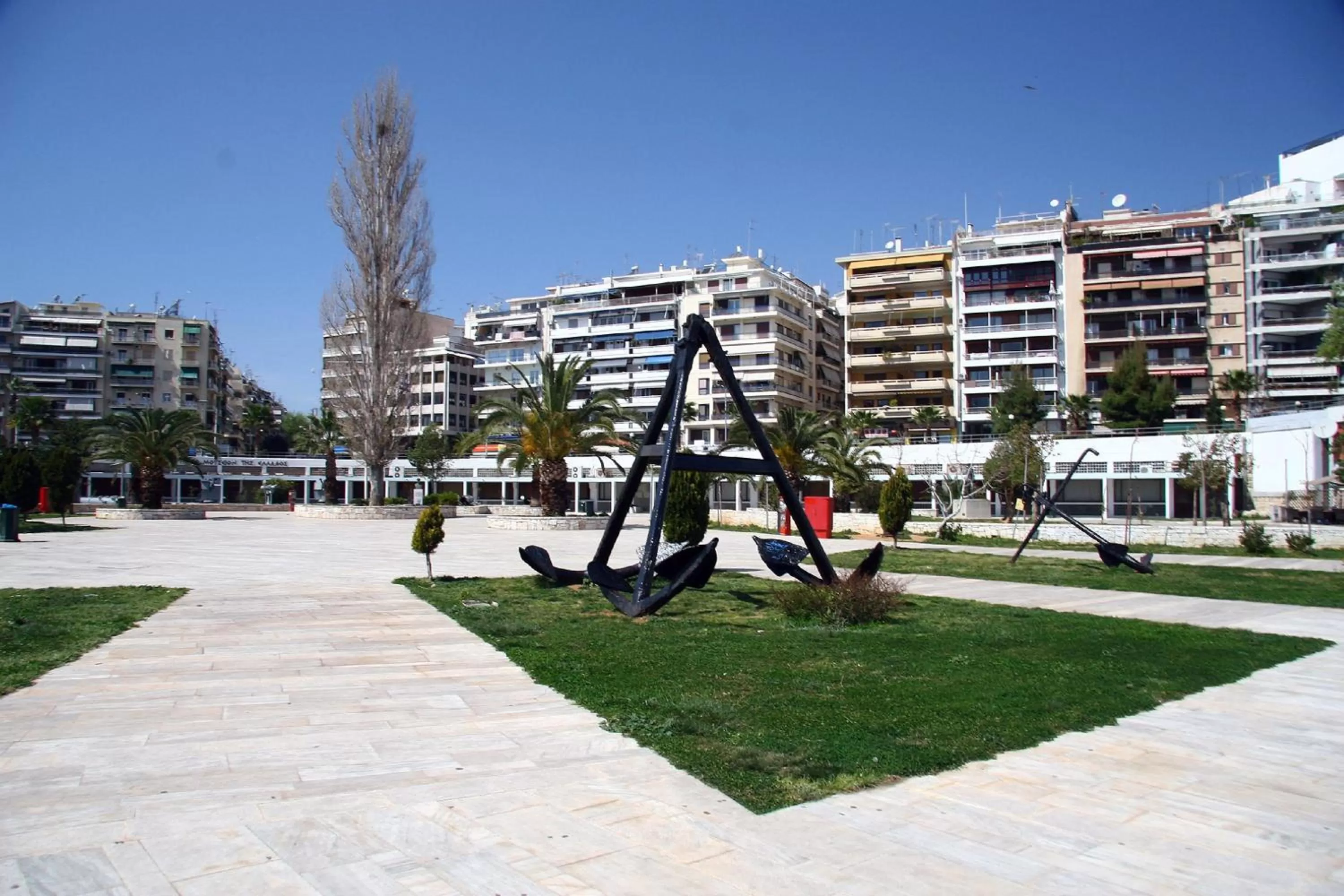 Area and facilities in Lilia Hotel