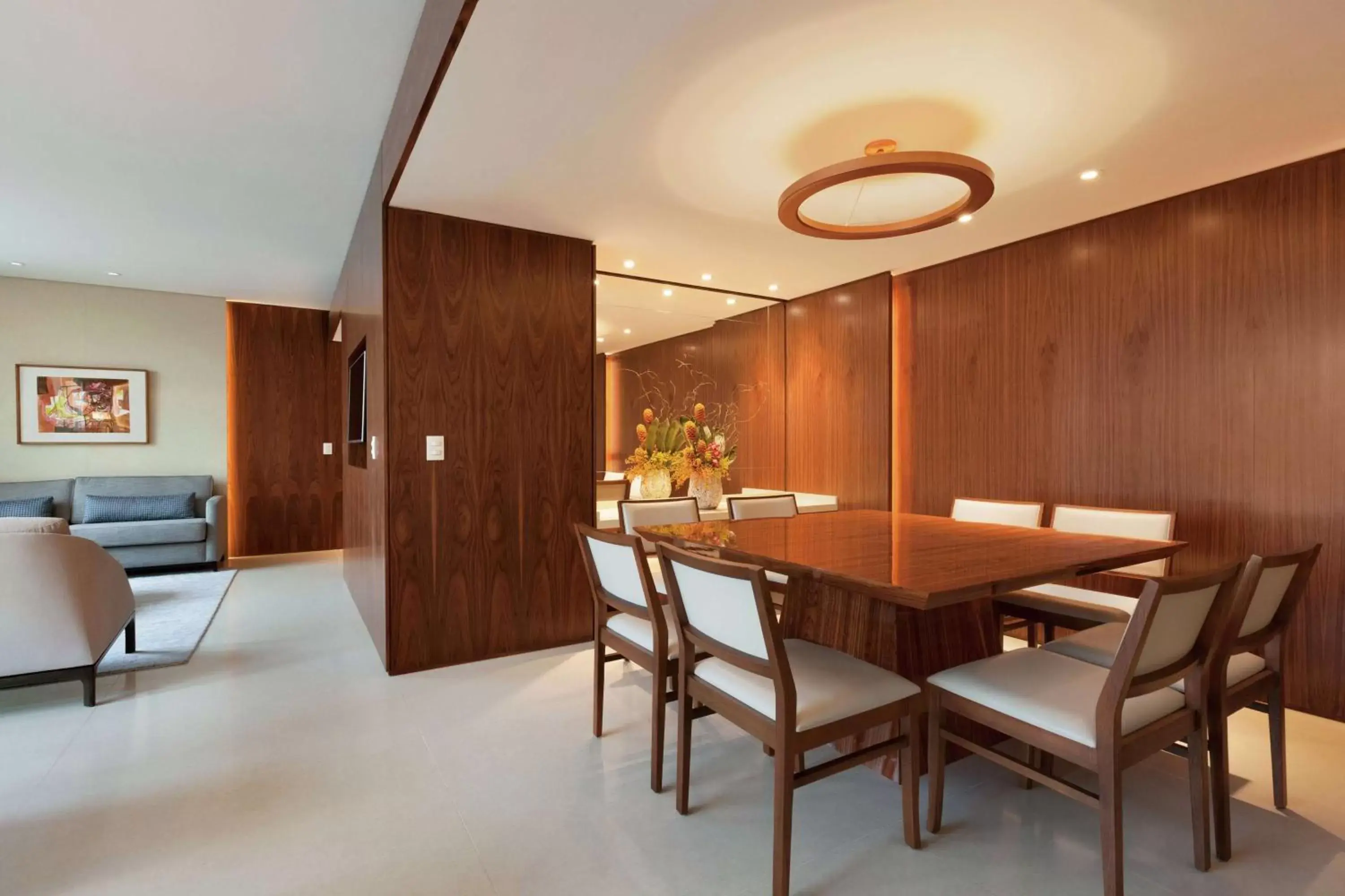 Living room, Dining Area in Hilton Barra Rio de Janeiro