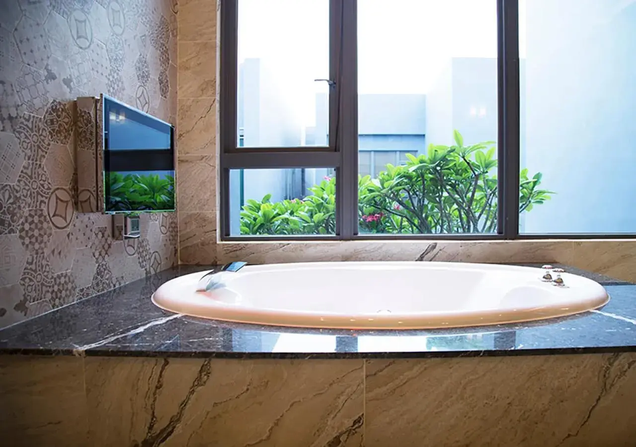 Bathroom in Royal Group Motel Fengshan Branch