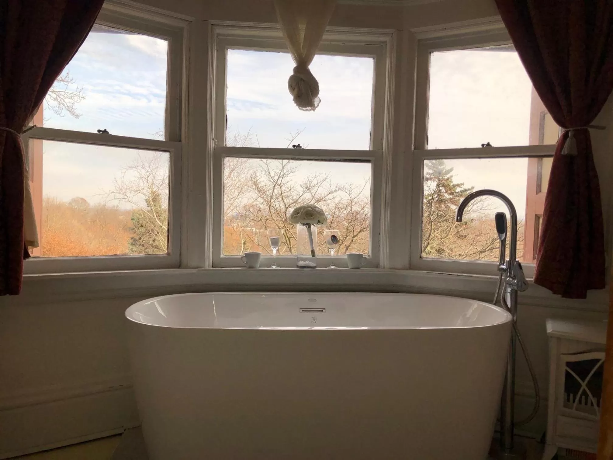 Deluxe Queen Room in Henderson Castle Inn